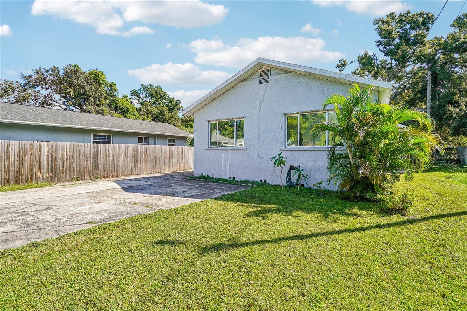 6565 WAYNE ST, St Petersburg, FL 33702