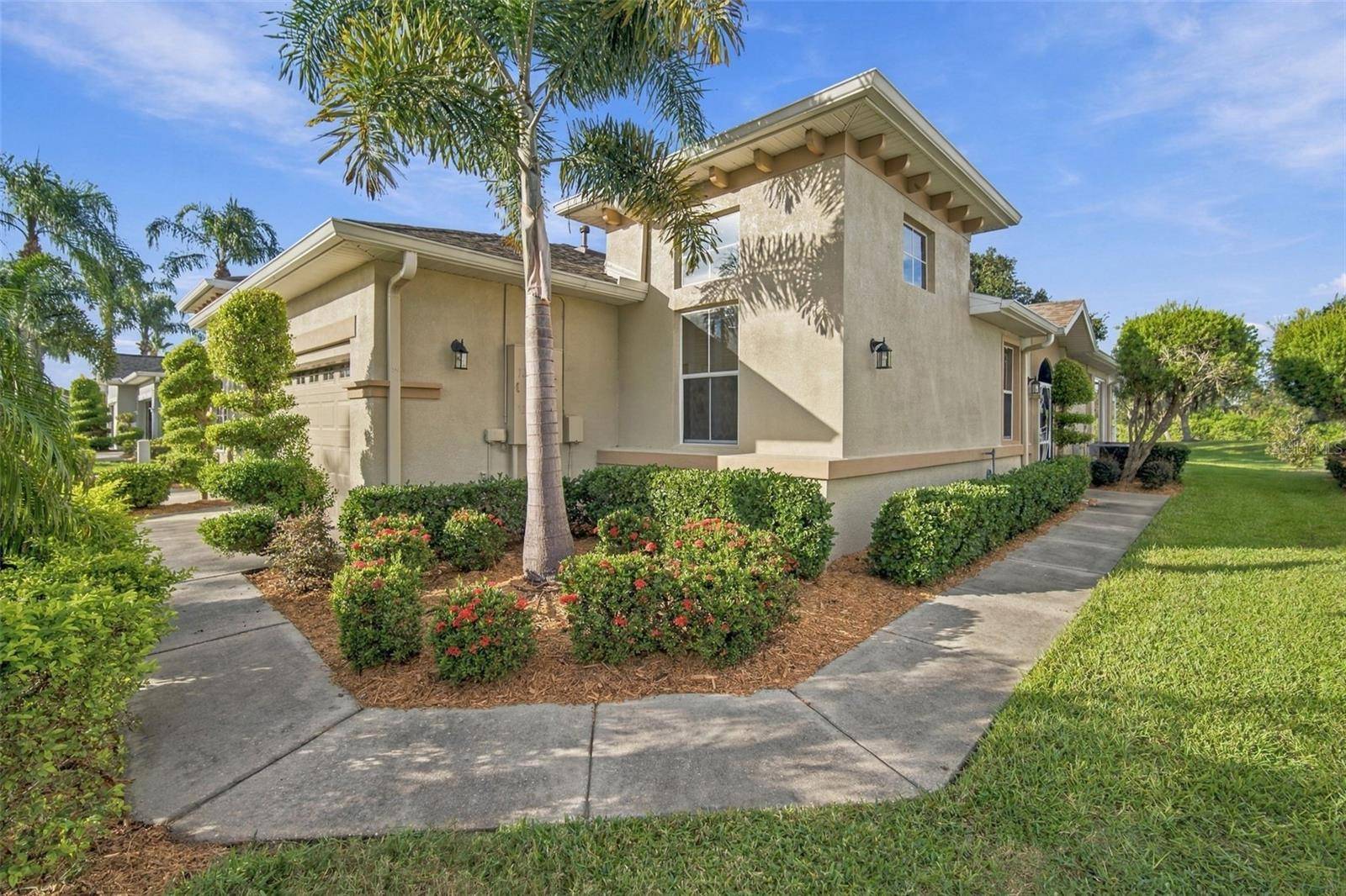 1248 LYNDHURST GREENS DR #1248, Sun City Center, FL 33573