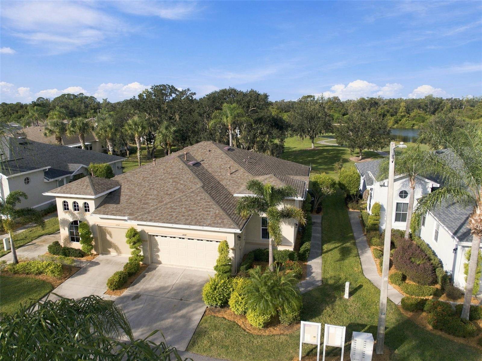 1248 LYNDHURST GREENS DR #1248, Sun City Center, FL 33573