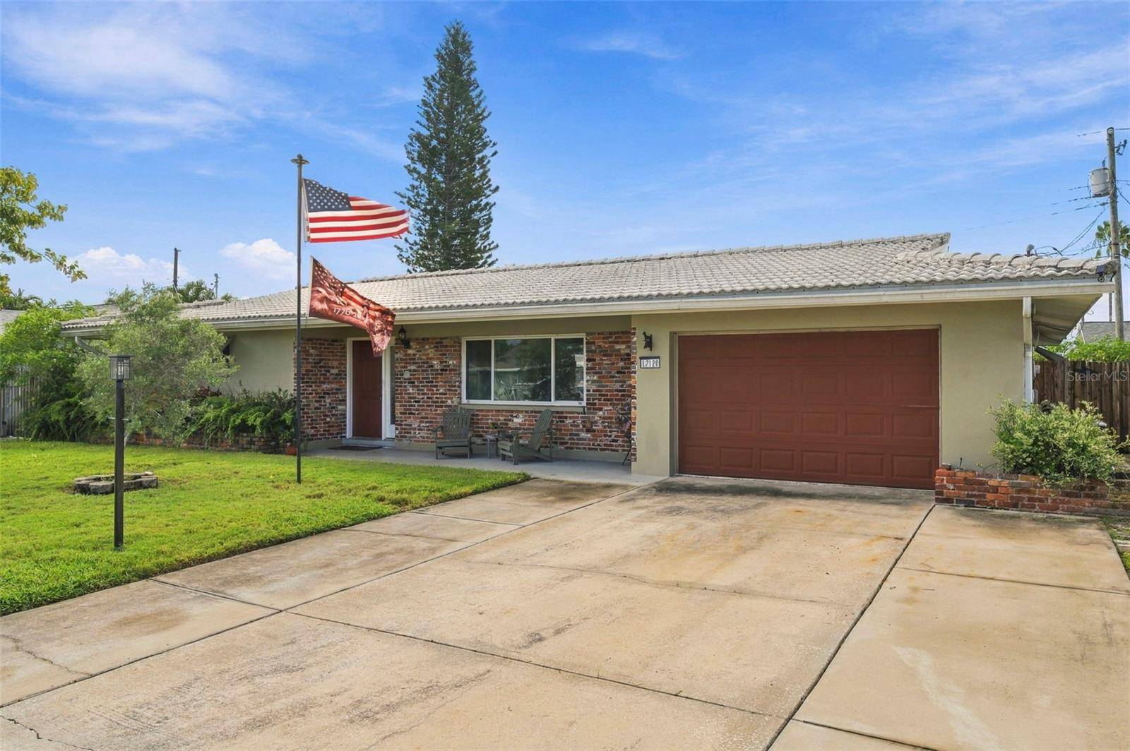 12120 81ST AVE, Seminole, FL 33772