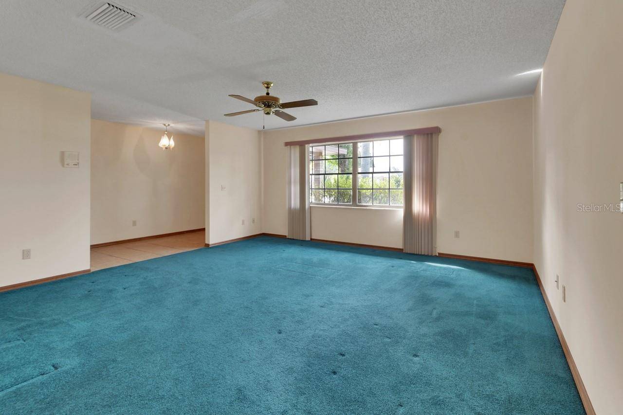 135 E IRIS DR, Orange City, FL 32763