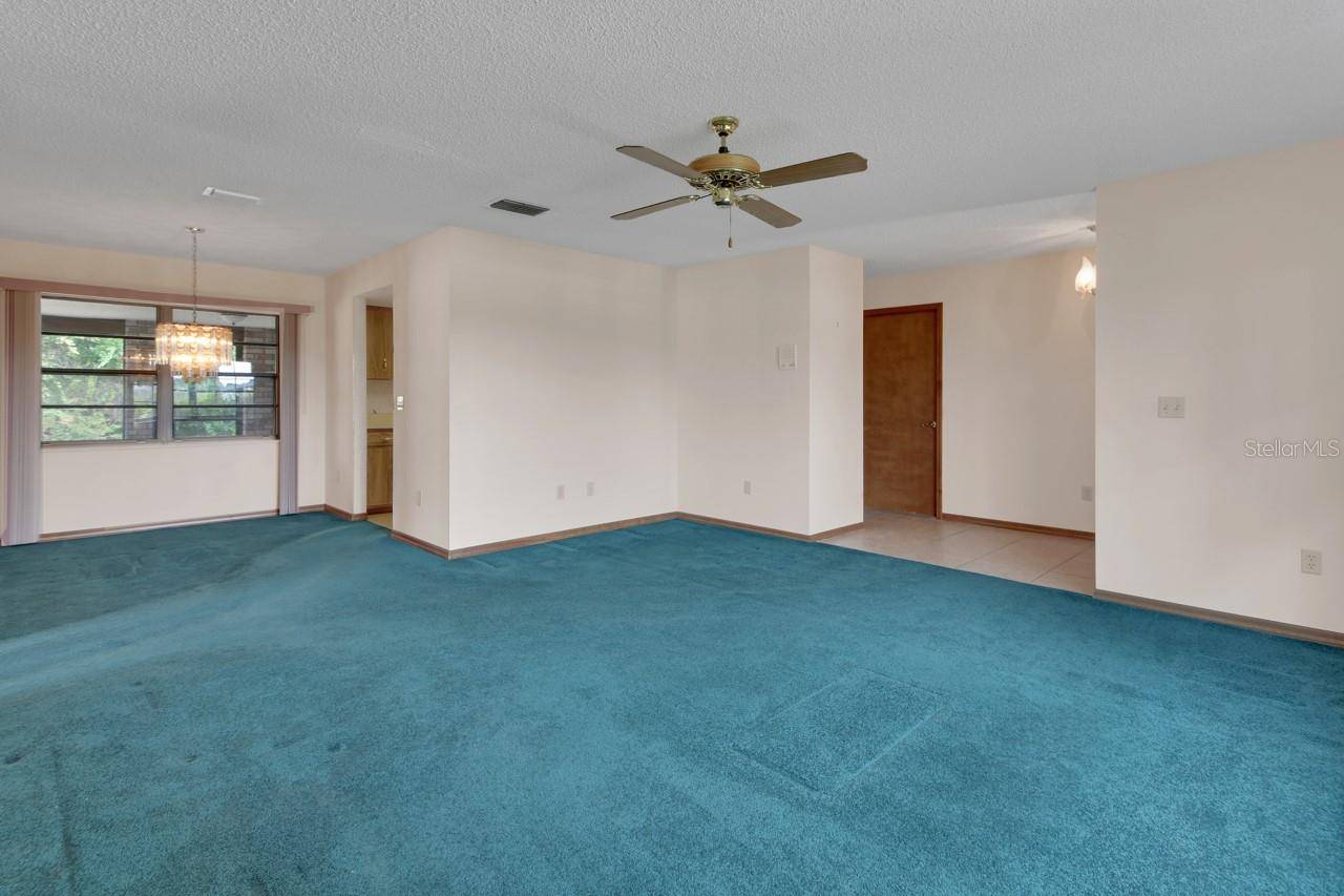 135 E IRIS DR, Orange City, FL 32763