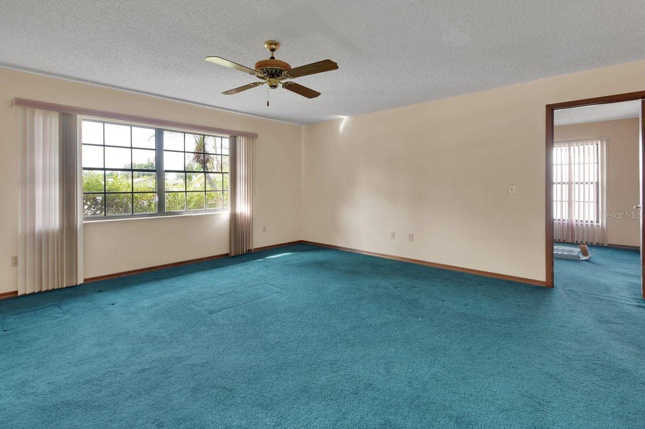 135 E IRIS DR, Orange City, FL 32763