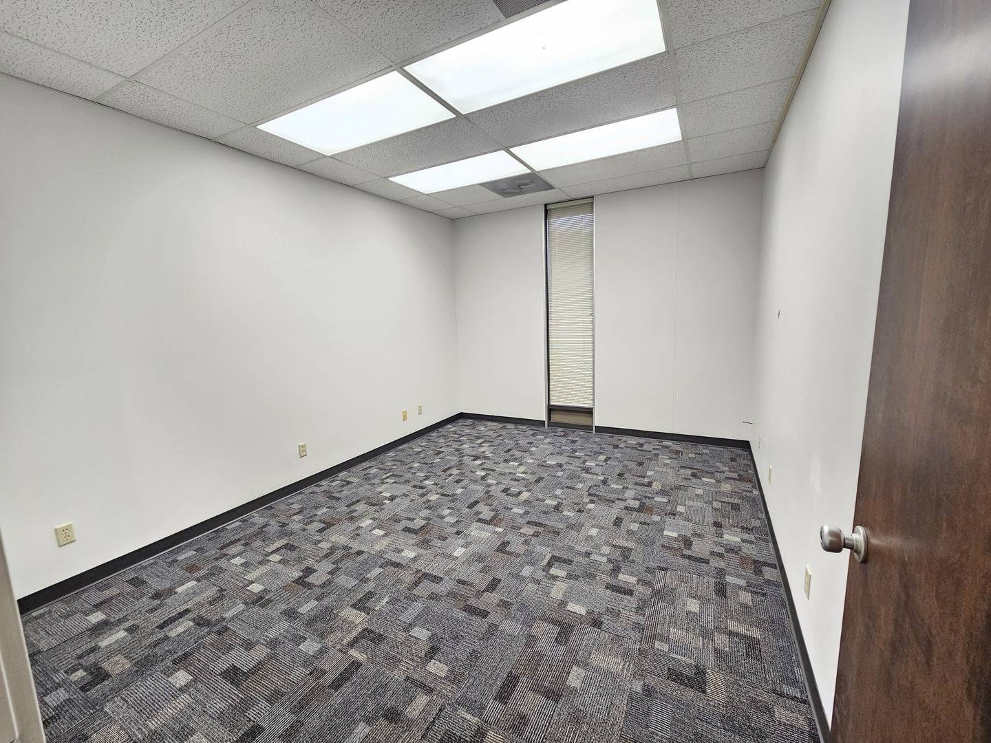 603 1st AVE #204, Sterling, IL 61081