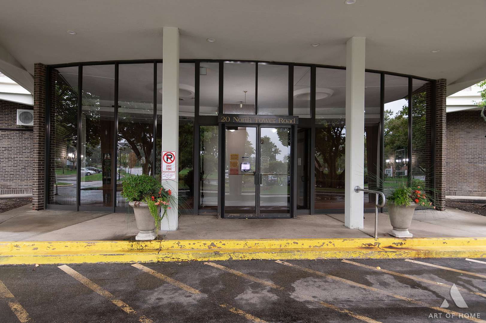 20 N Tower RD #9E, Oak Brook, IL 60523