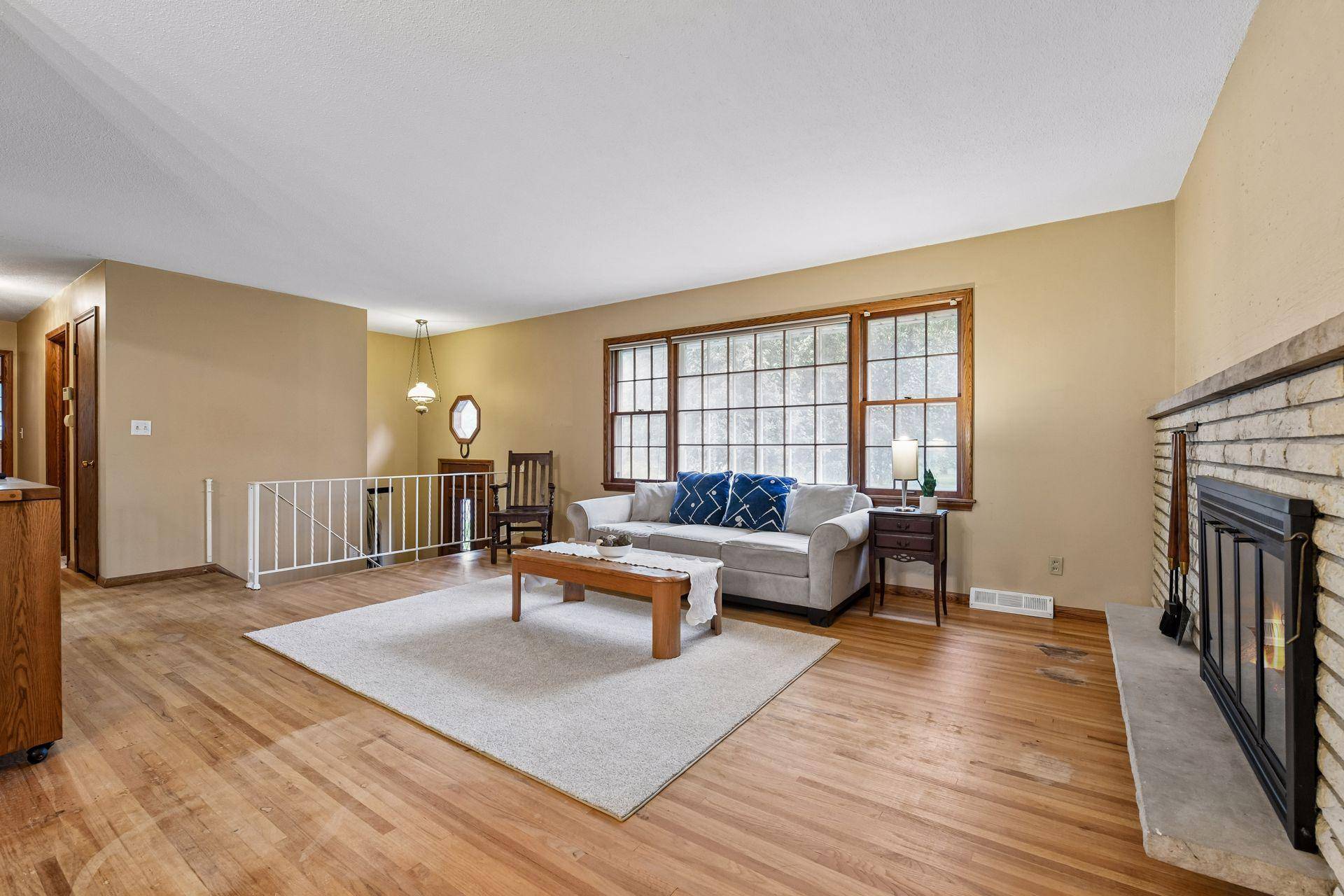 5603 Woodland RD, Minnetonka, MN 55345