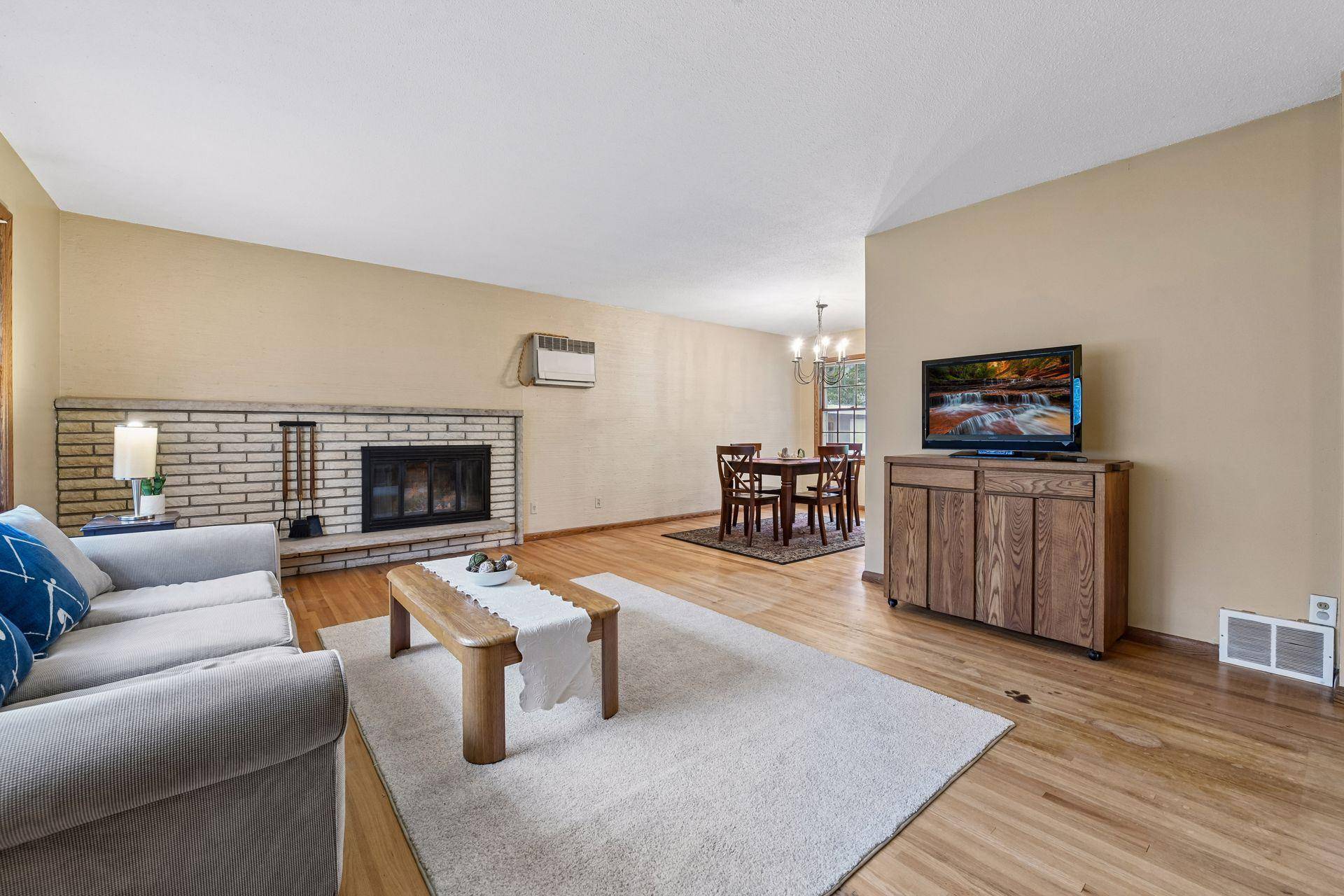 5603 Woodland RD, Minnetonka, MN 55345