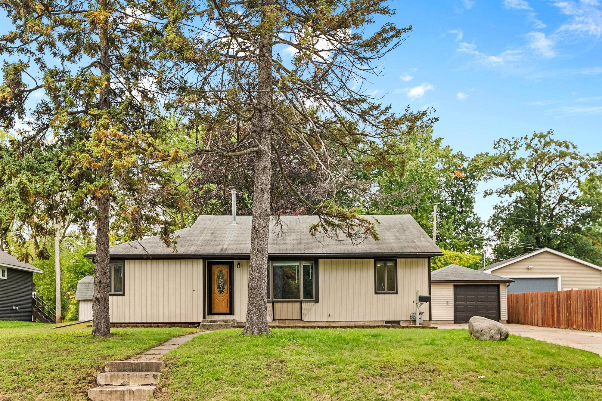 5201 Pennsylvania AVE N, New Hope, MN 55428