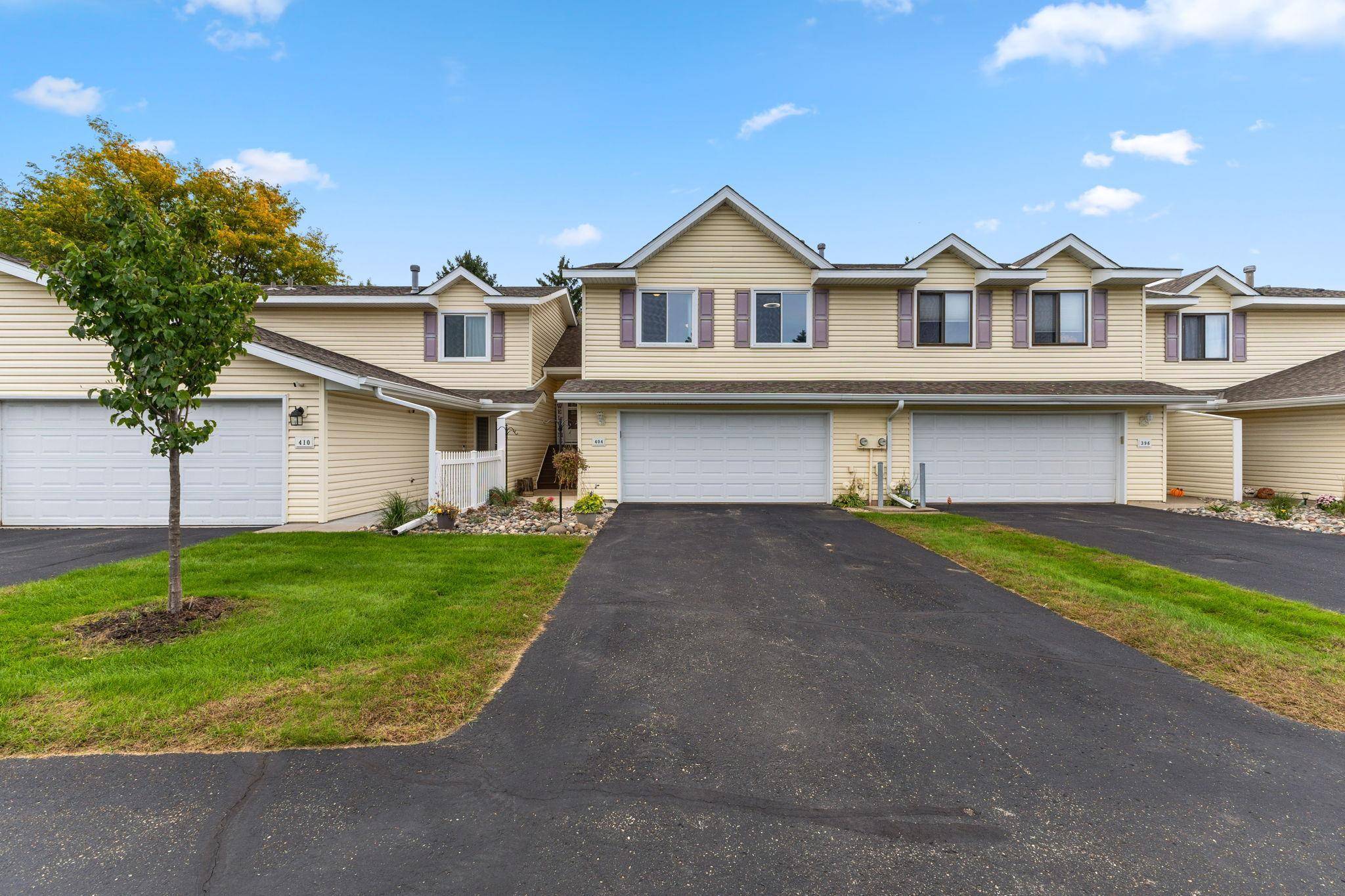 404 Pleasure Creek DR, Blaine, MN 55434