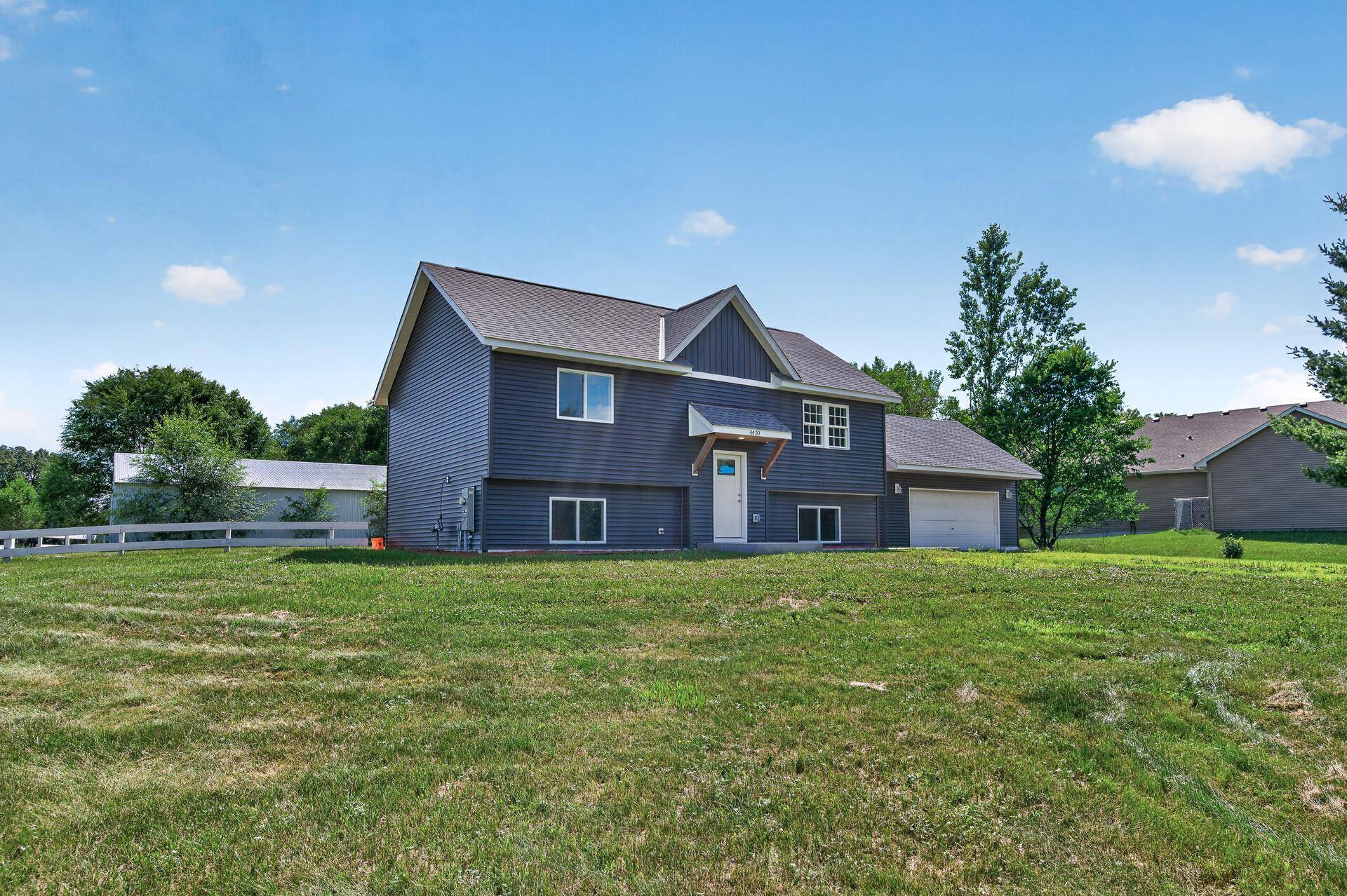 4430 214th AVE NW, Oak Grove, MN 55303