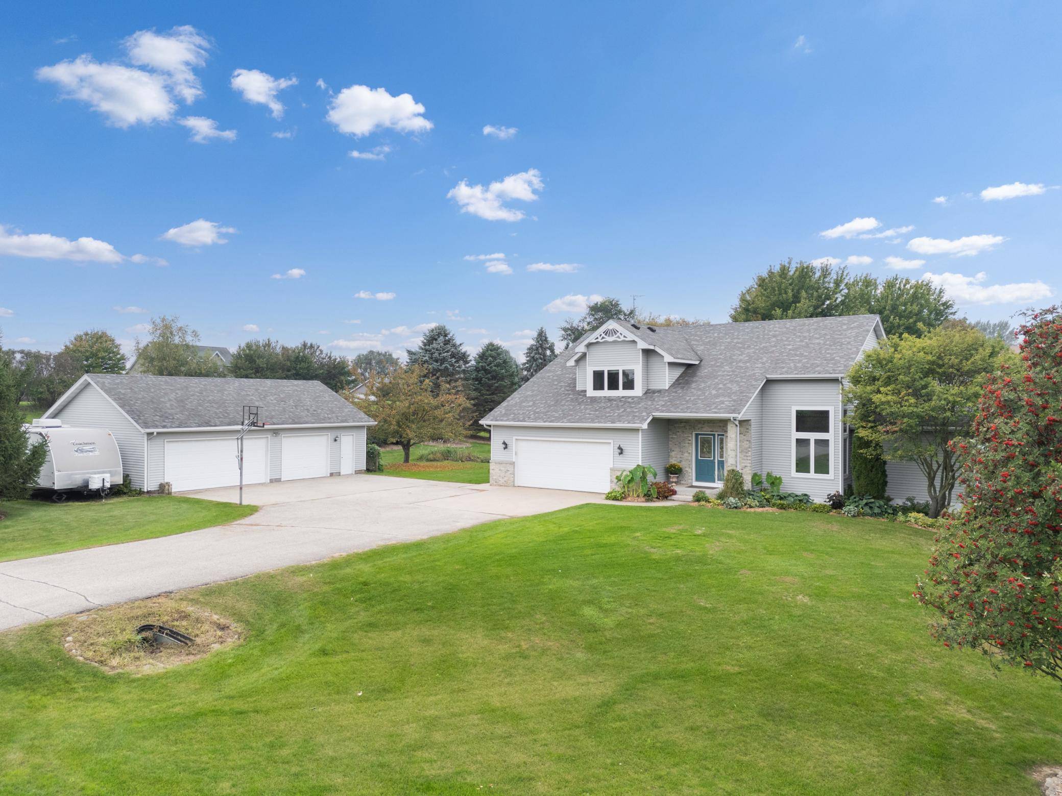 8585 Halloran LN NW, Rochester, MN 55901