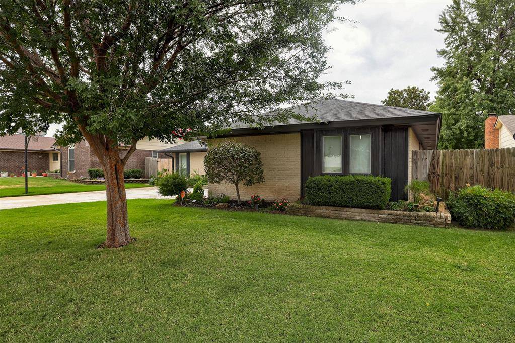 128 W Parkland DR, Yukon, OK 73099
