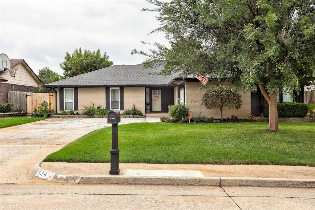 128 W Parkland DR, Yukon, OK 73099