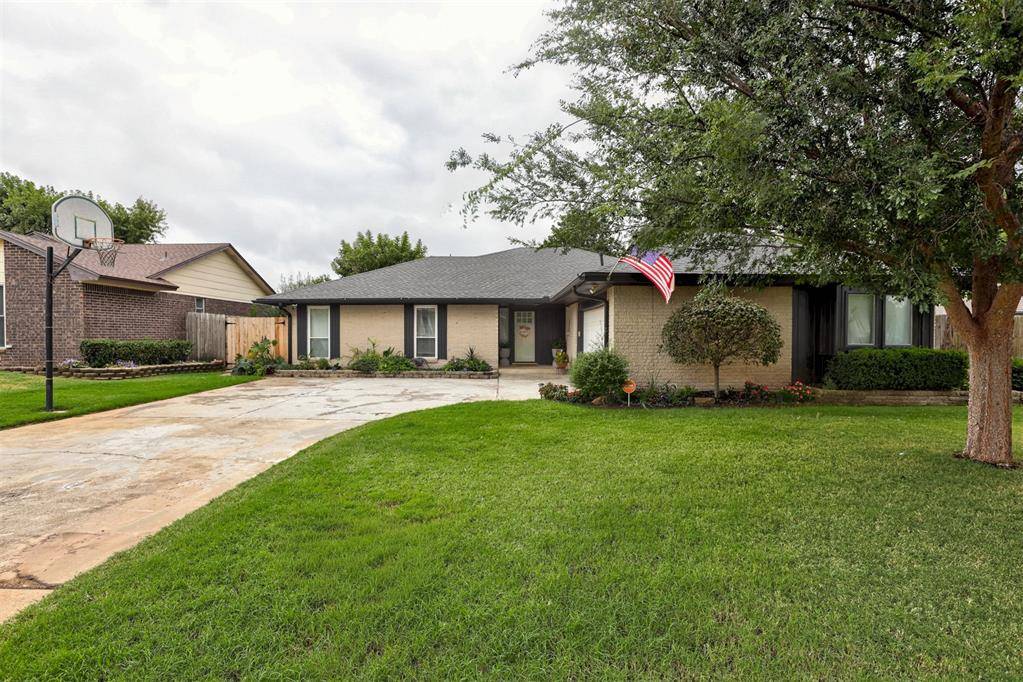 128 W Parkland DR, Yukon, OK 73099