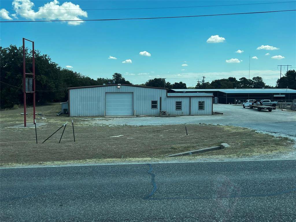 1806 N MAIN Street, Weatherford, TX 76085