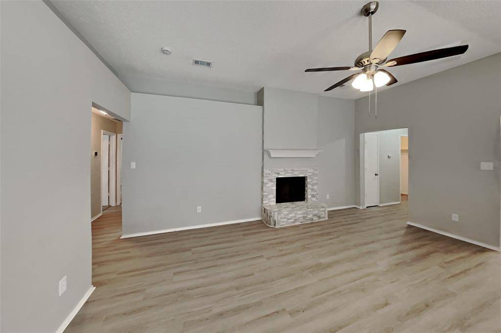 6103 King William Drive, Arlington, TX 76018