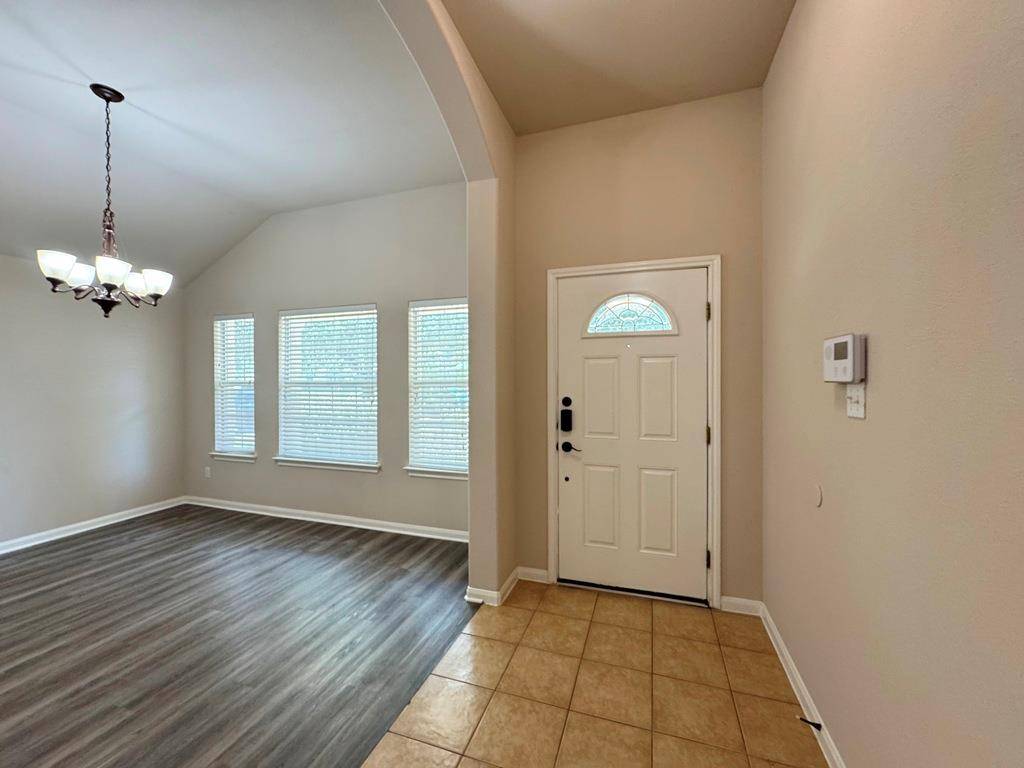 285 Amber Ash DR, Kyle, TX 78640