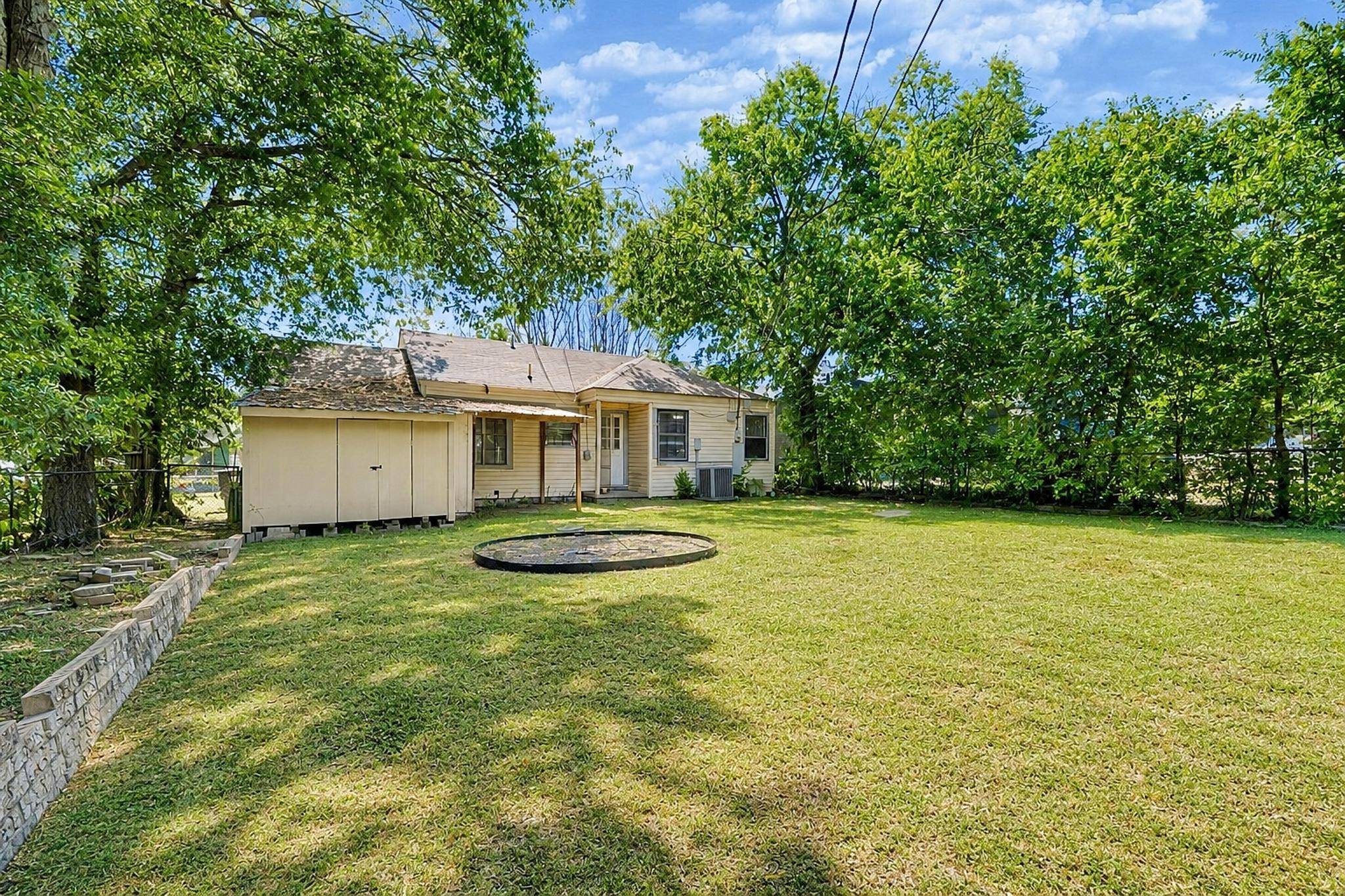 810 N 8th ST, Temple, TX 76501
