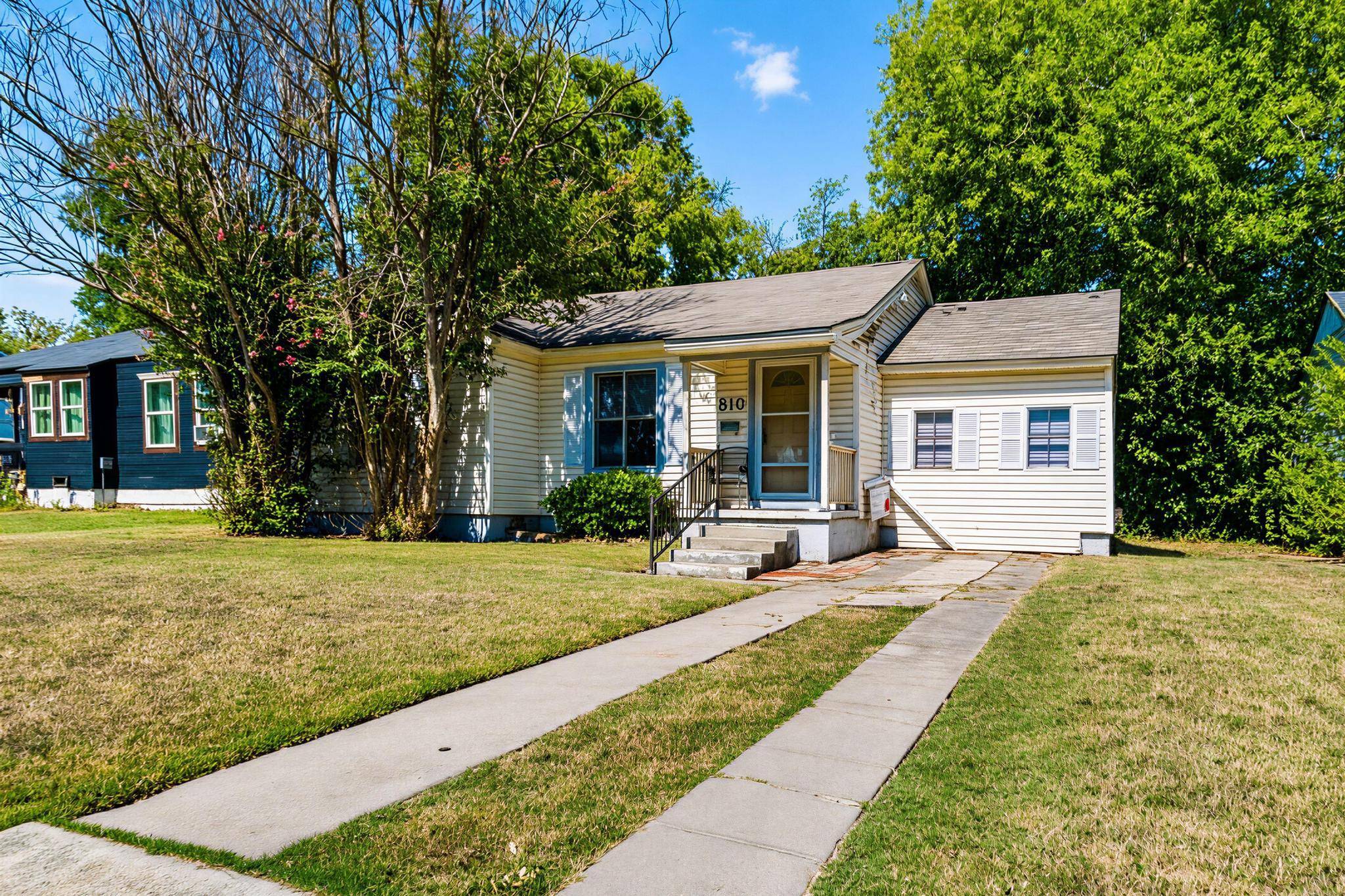 810 N 8th ST, Temple, TX 76501