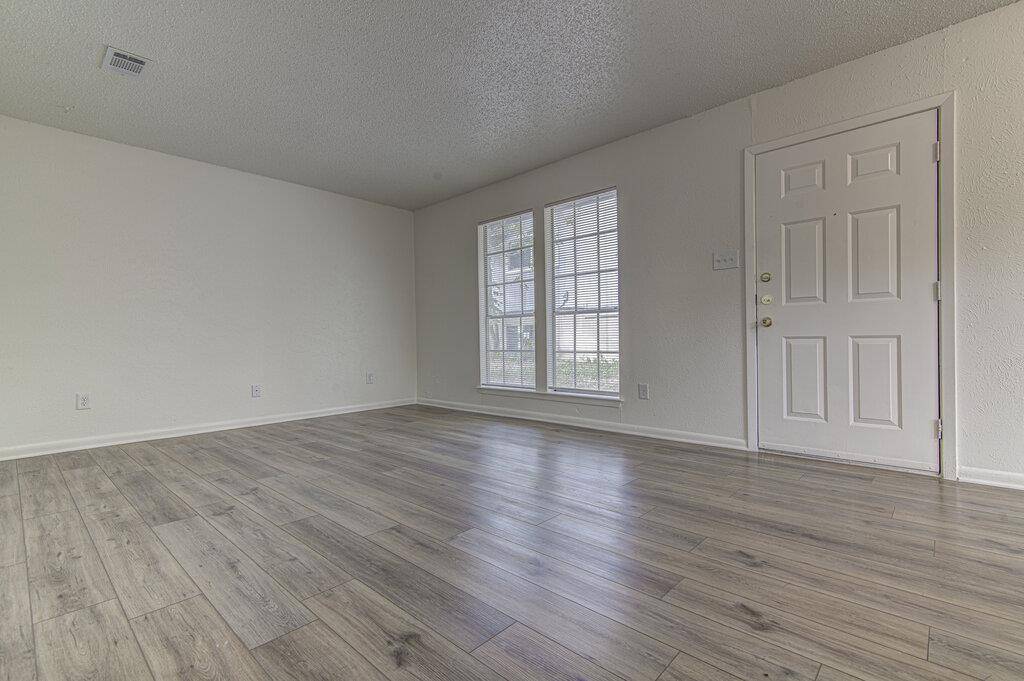 404 W Dittmar RD #A, Austin, TX 78745
