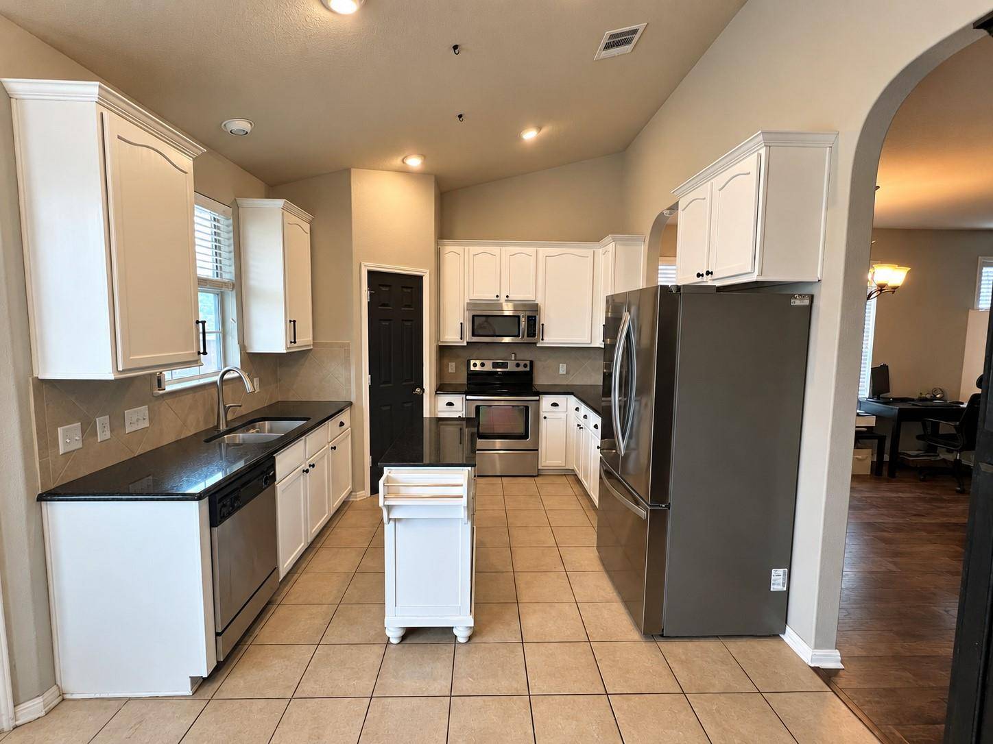 18901 Leigh LN, Pflugerville, TX 78660