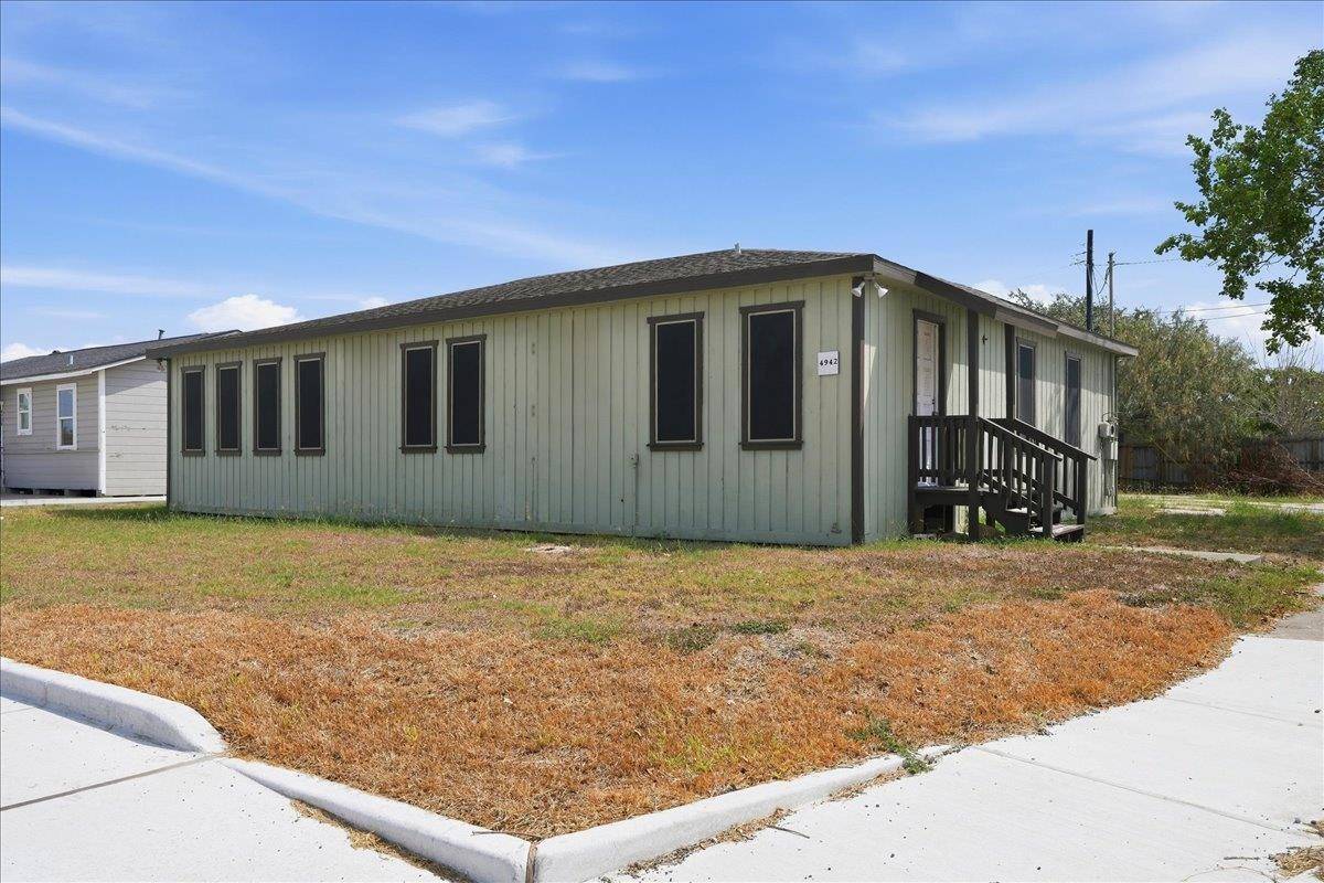 4942 Everhart RD, Corpus Christi, TX 78411