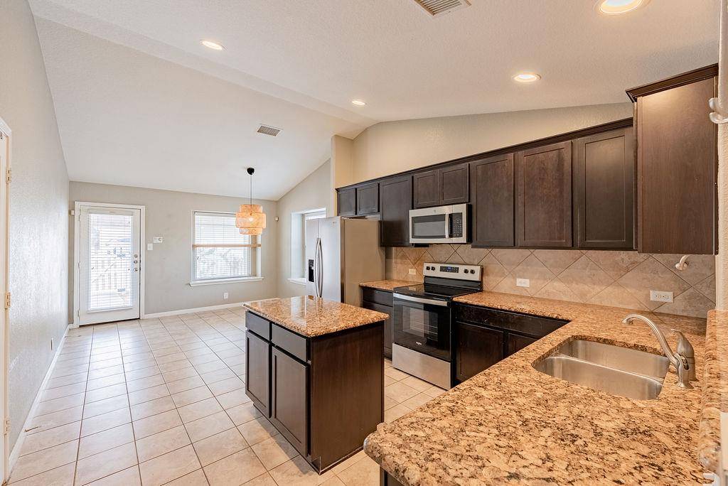 800 Gabriel Mills DR, Round Rock, TX 78664