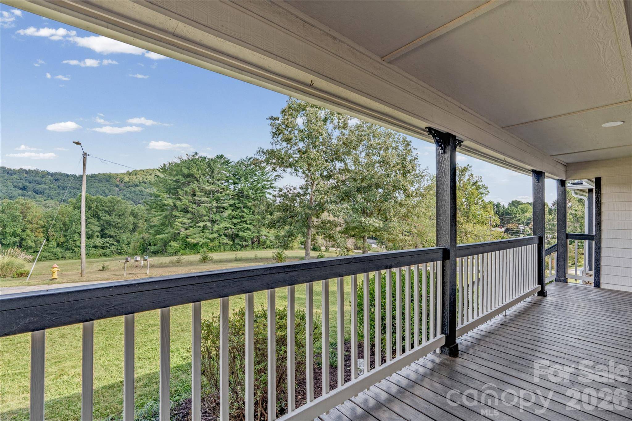 540 Old Haw Creek RD, Asheville, NC 28805
