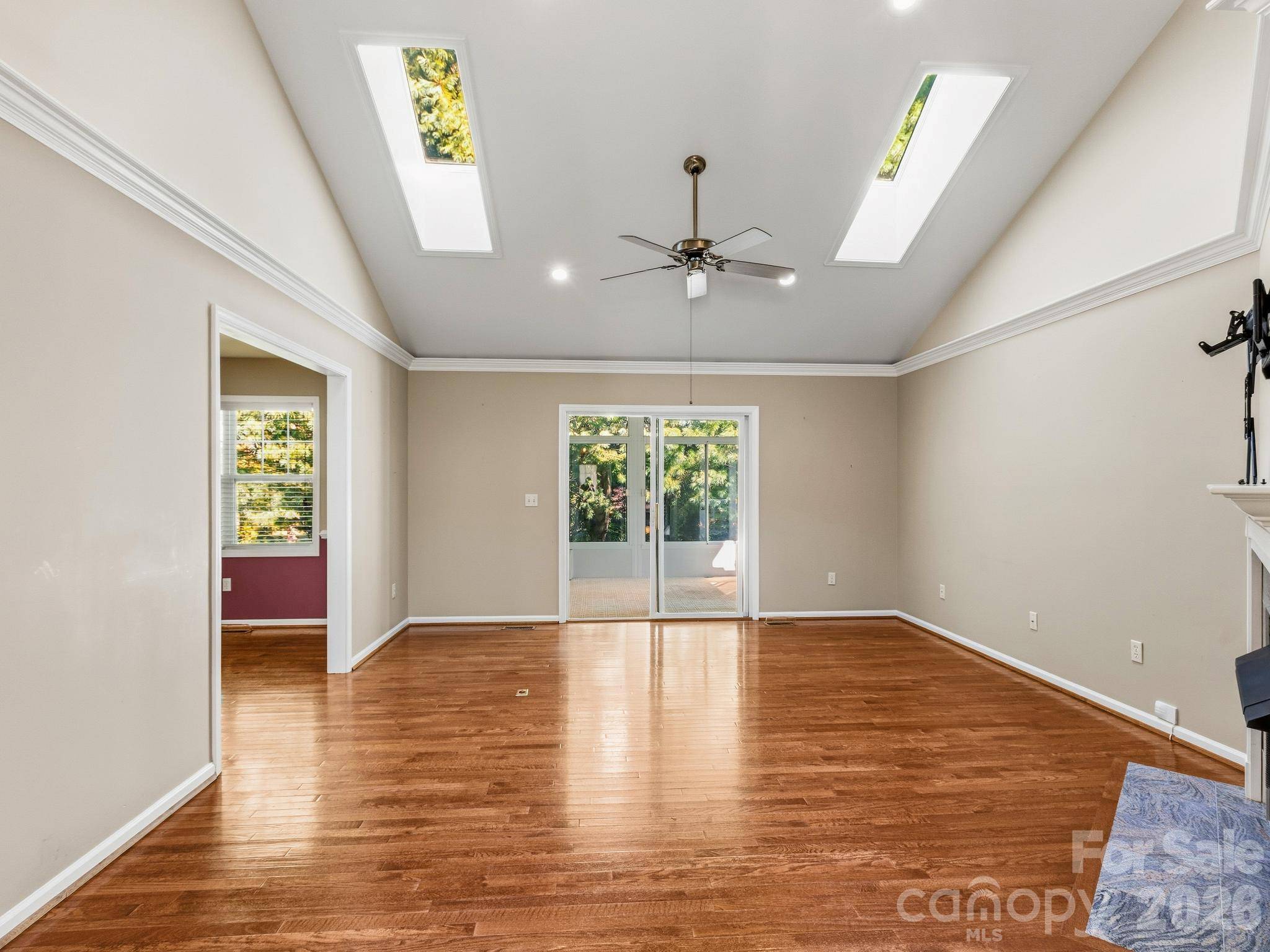 286 Charlestown DR, Hendersonville, NC 28792