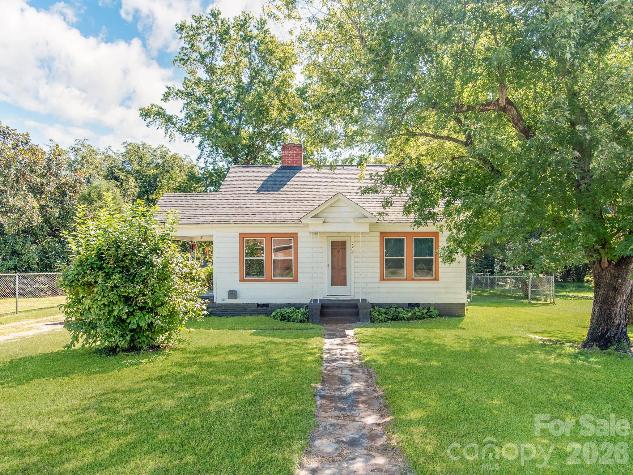 734 Tanglewood DR, Salisbury, NC 28144