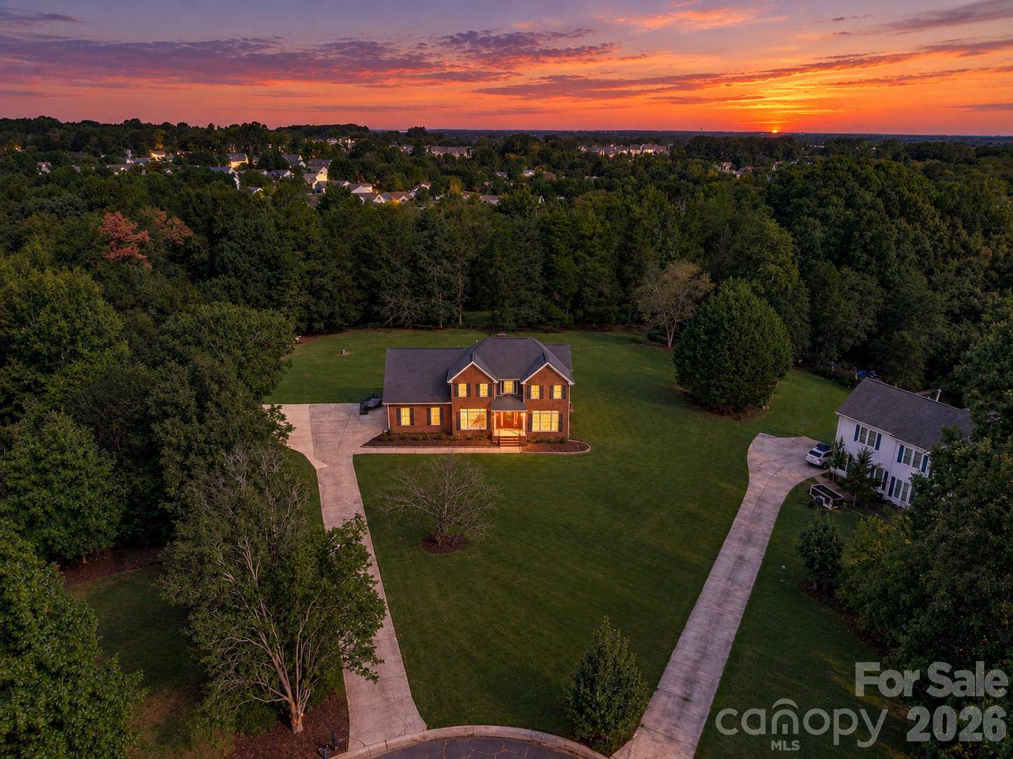 16506 Whispering Oaks LN, Fort Mill, SC 29708