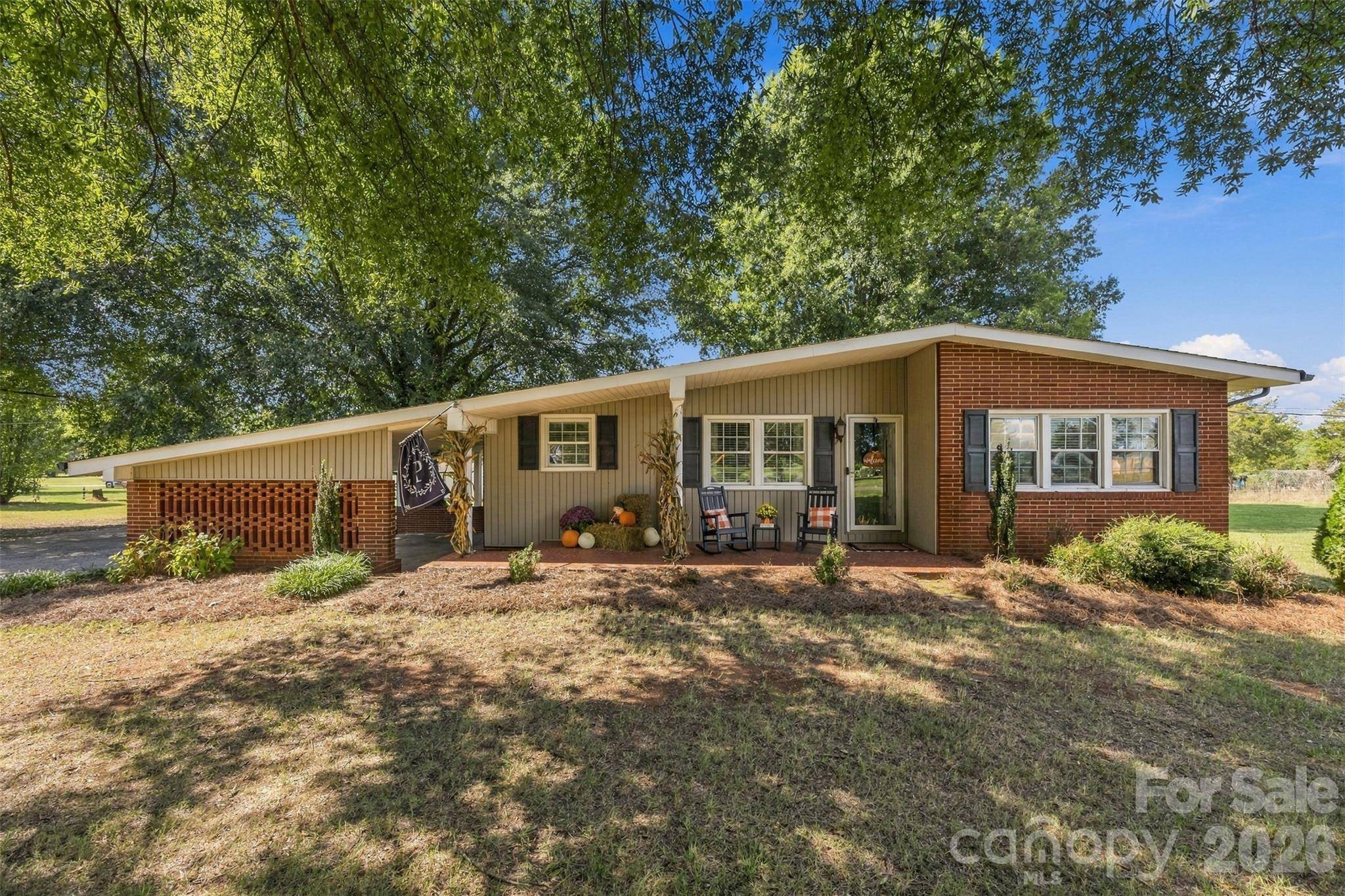 1691 Cat Square RD, Vale, NC 28168
