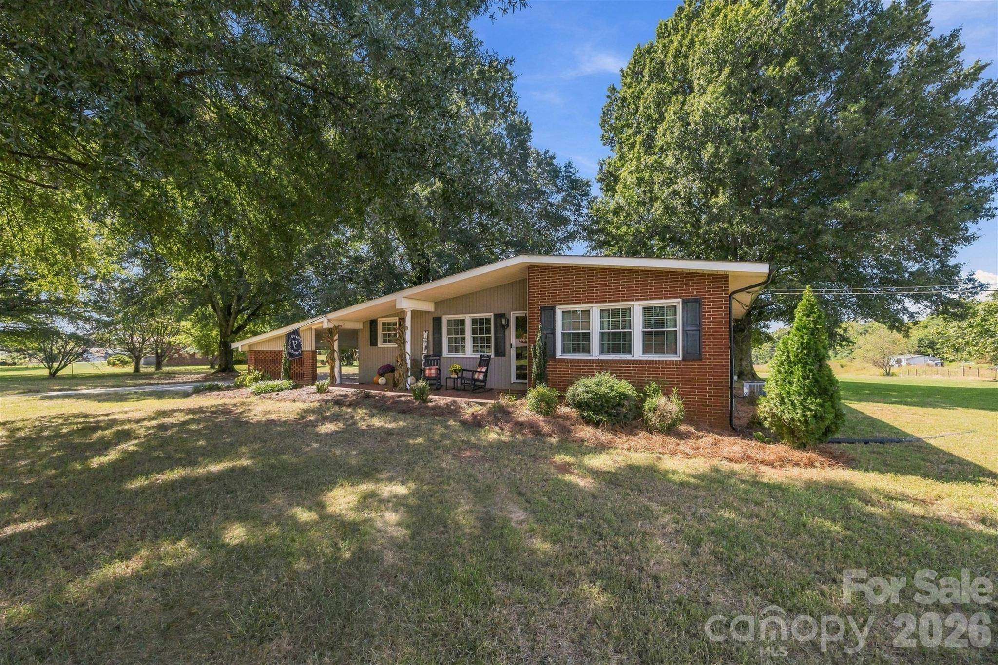 1691 Cat Square RD, Vale, NC 28168