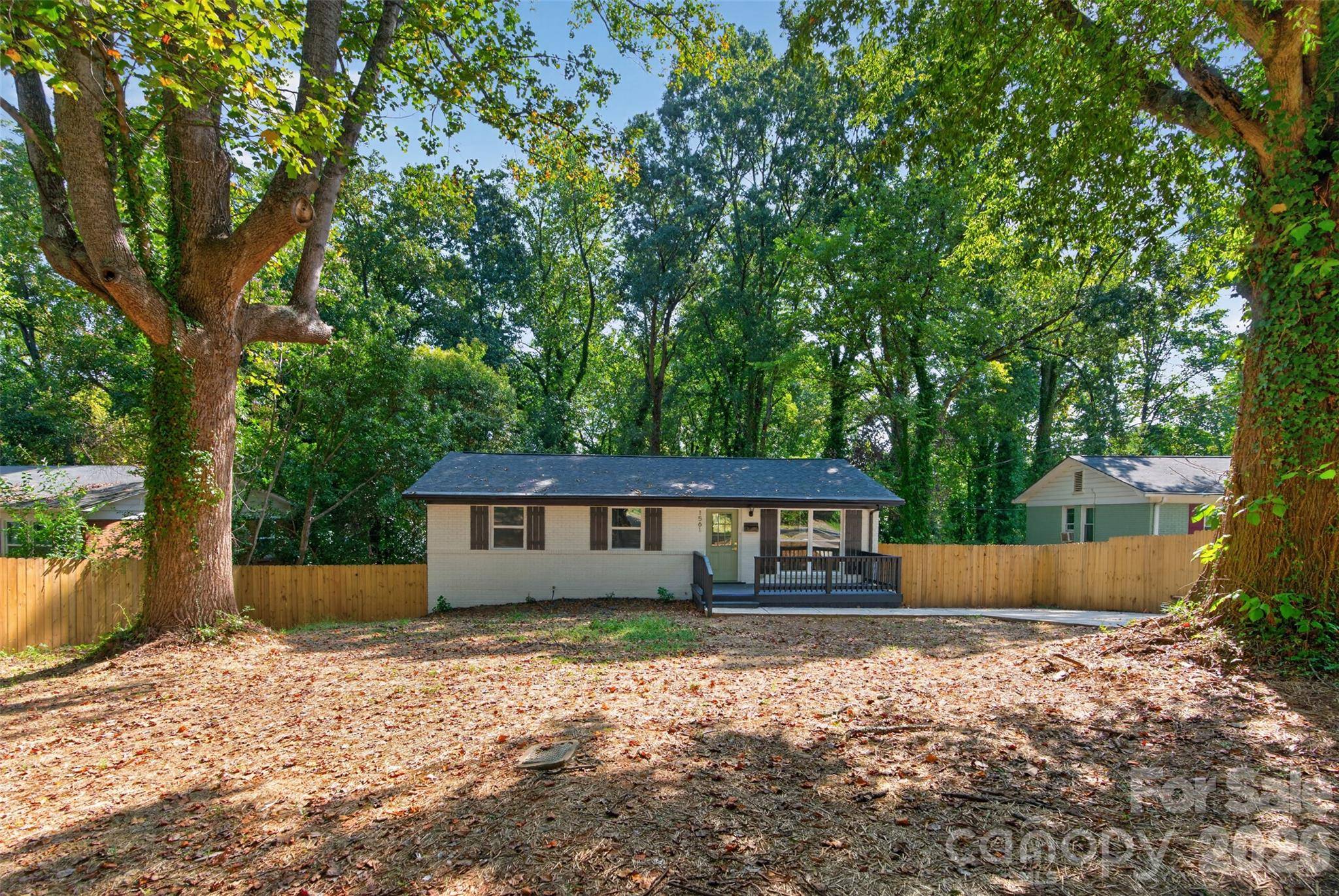 1561 Westdale DR, Charlotte, NC 28208
