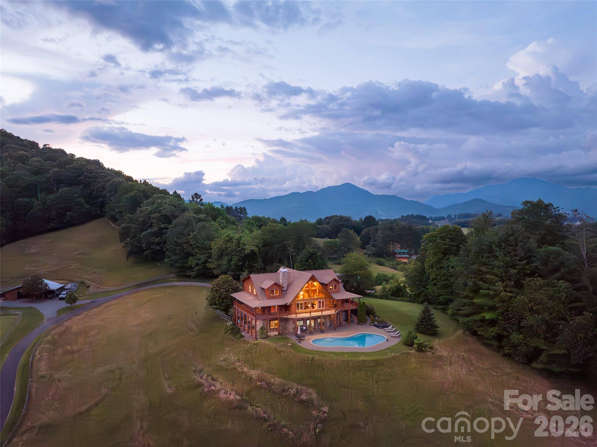 316 Stevenson Cove RD, Waynesville, NC 28785