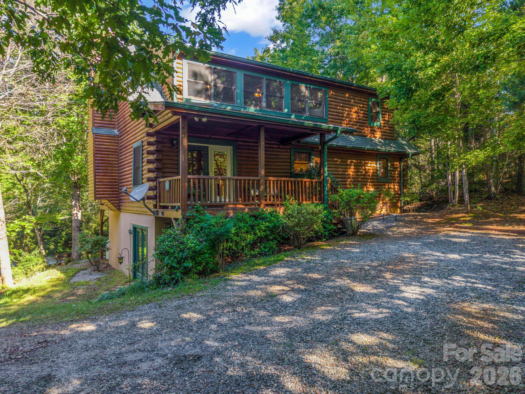 124 Starling LN, Lake Lure, NC 28746