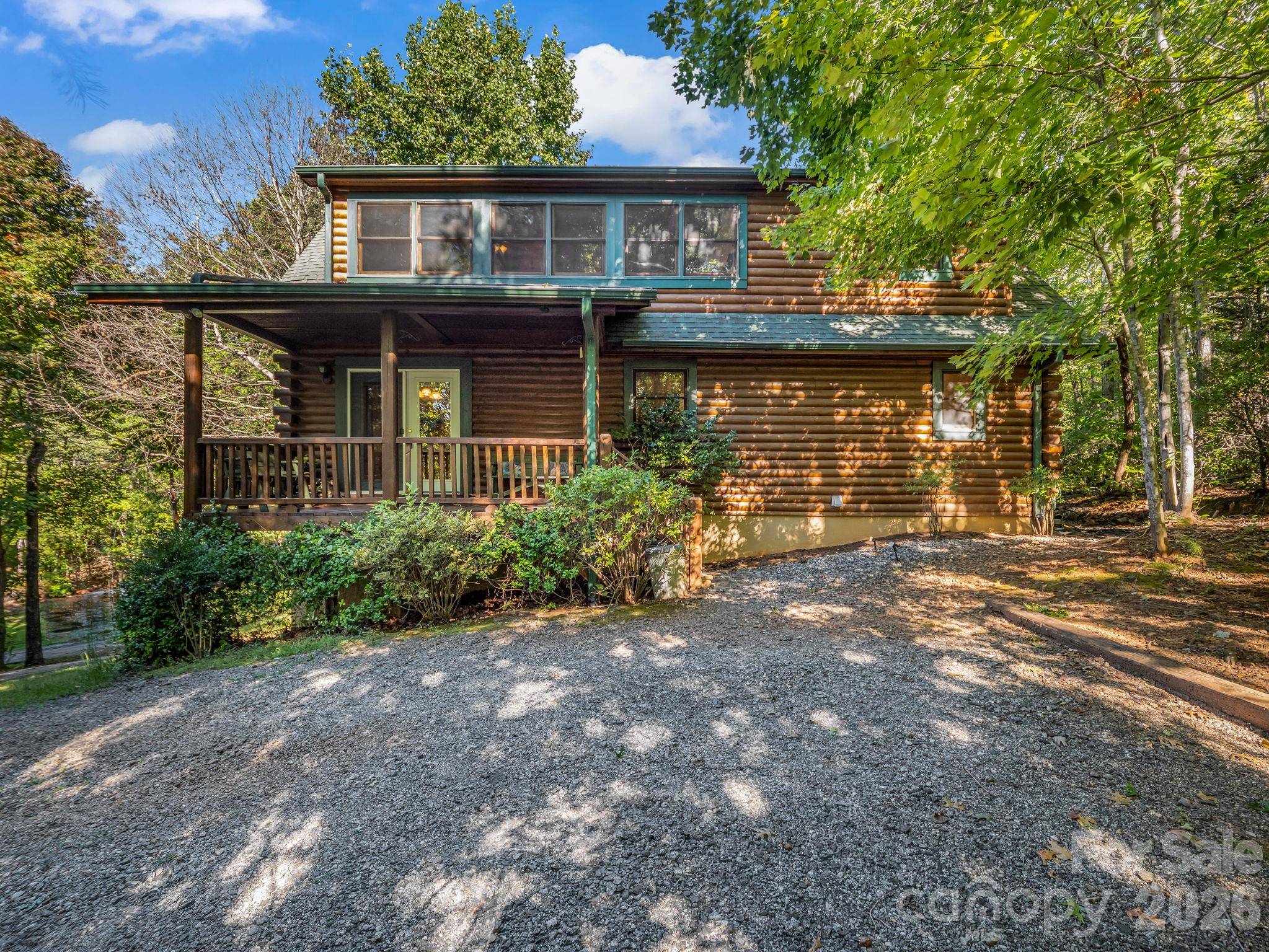 124 Starling LN, Lake Lure, NC 28746