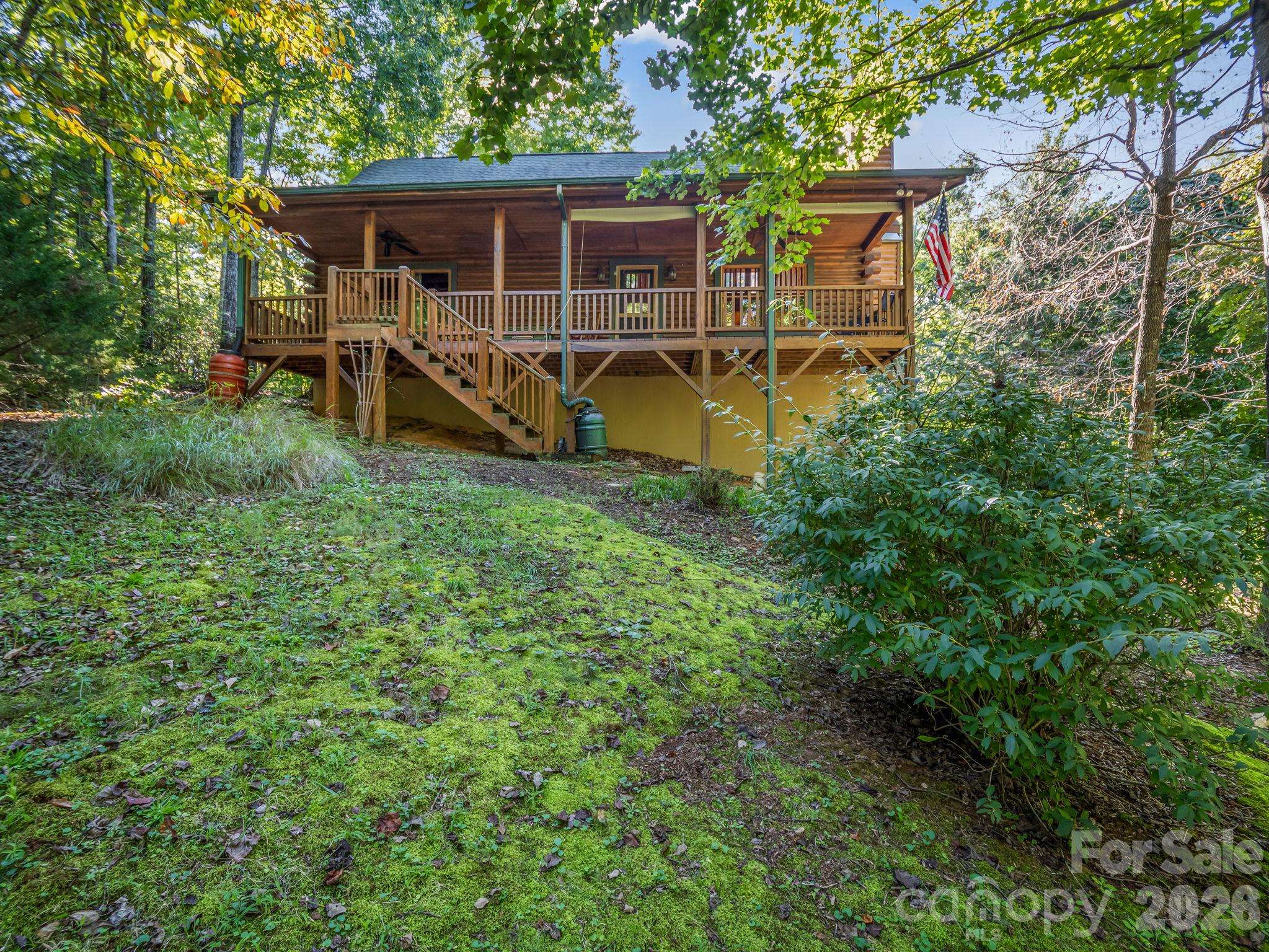124 Starling LN, Lake Lure, NC 28746
