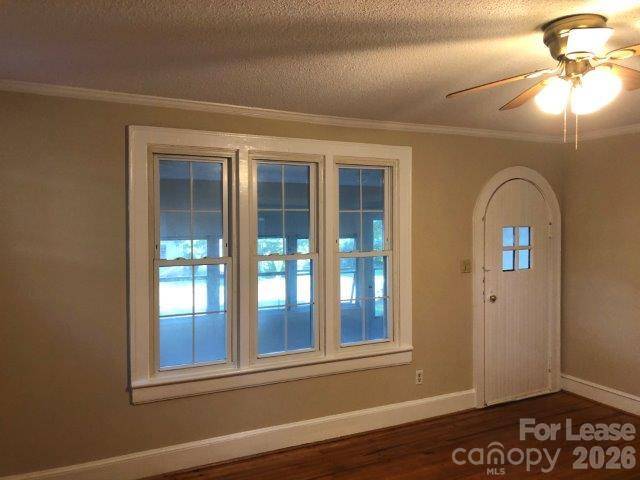 406 5th ST W, Gastonia, NC 28052