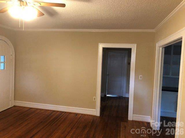 406 5th ST W, Gastonia, NC 28052