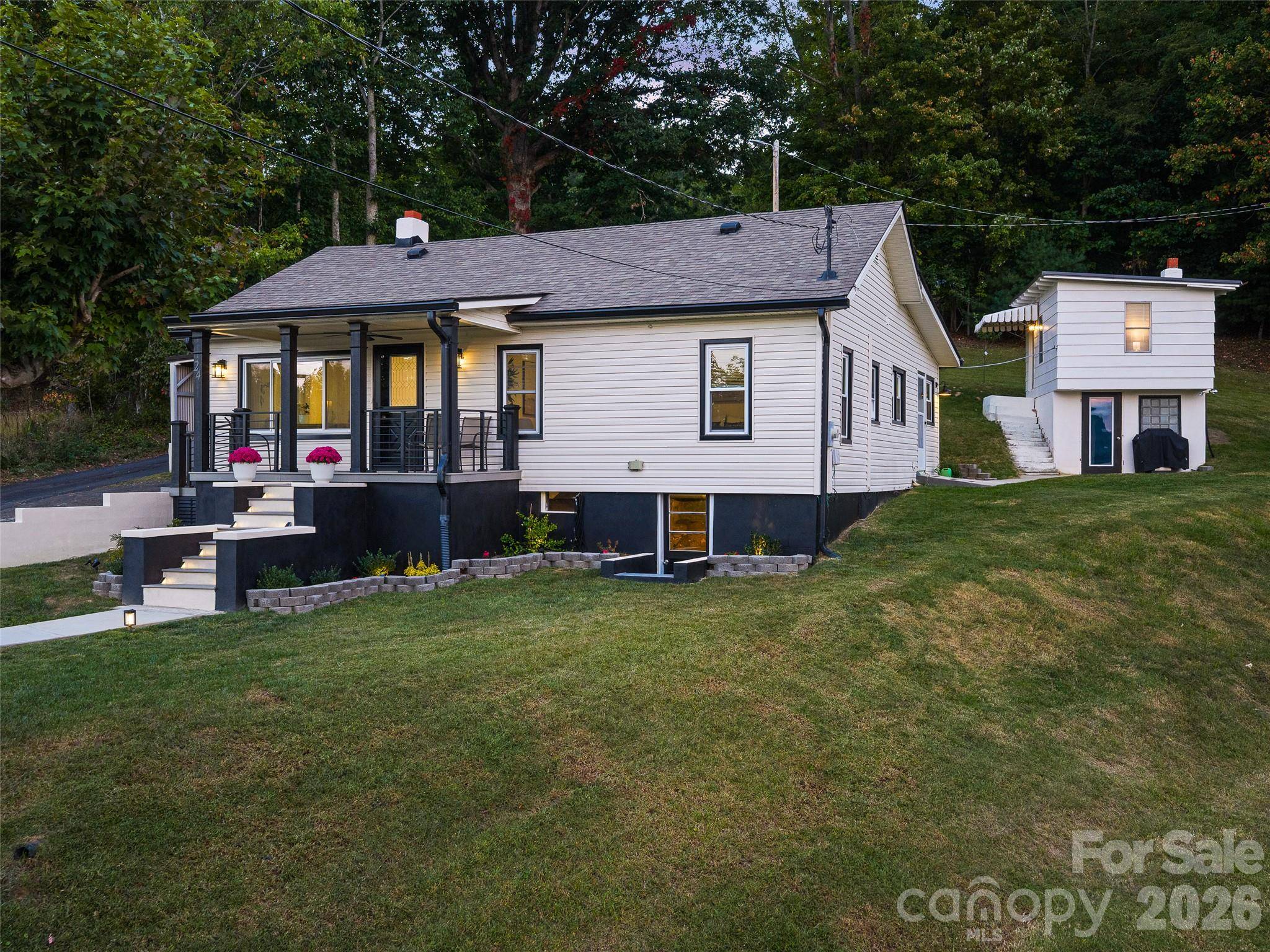 24 Blessing WAY, Burnsville, NC 28714