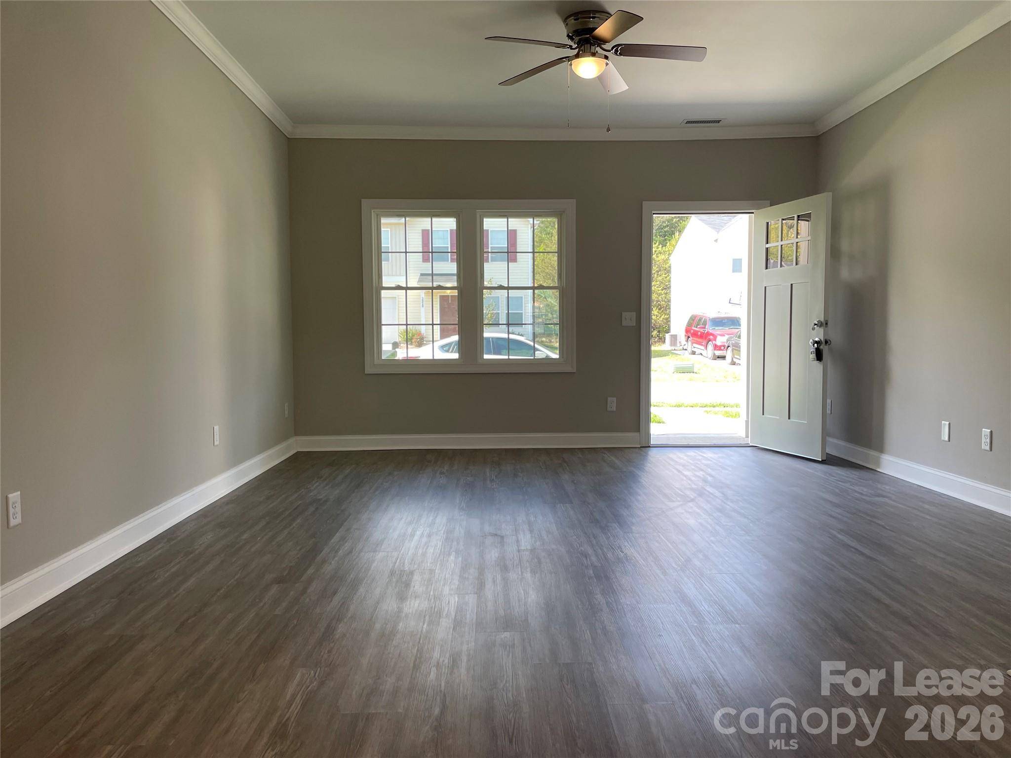 3927 Newhall DR NW, Hickory, NC 28601