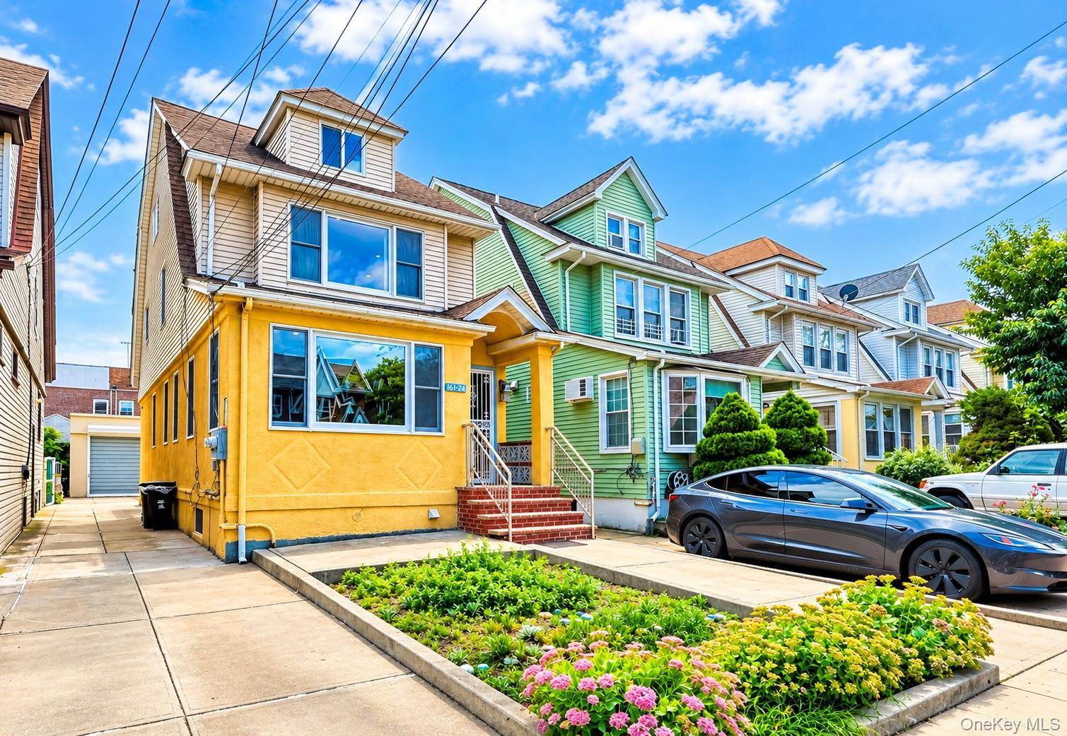 161-24 84th AVE, Jamaica Hills, NY 11432
