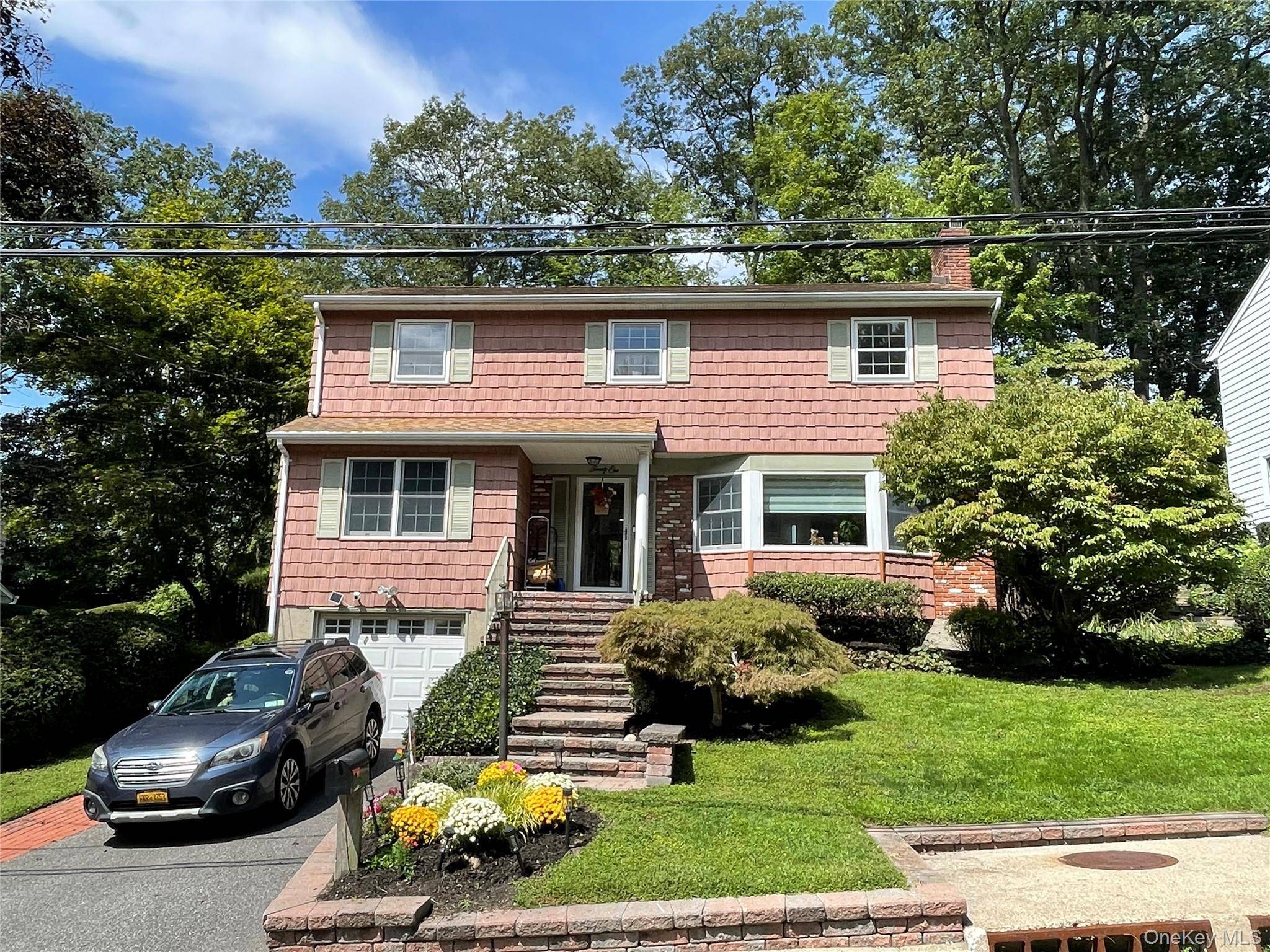21 Noyes LN, Huntington, NY 11743