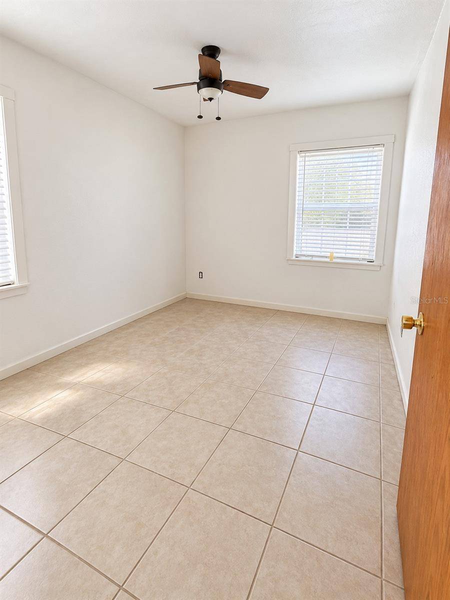 907 NE 24TH ST, Gainesville, FL 32641