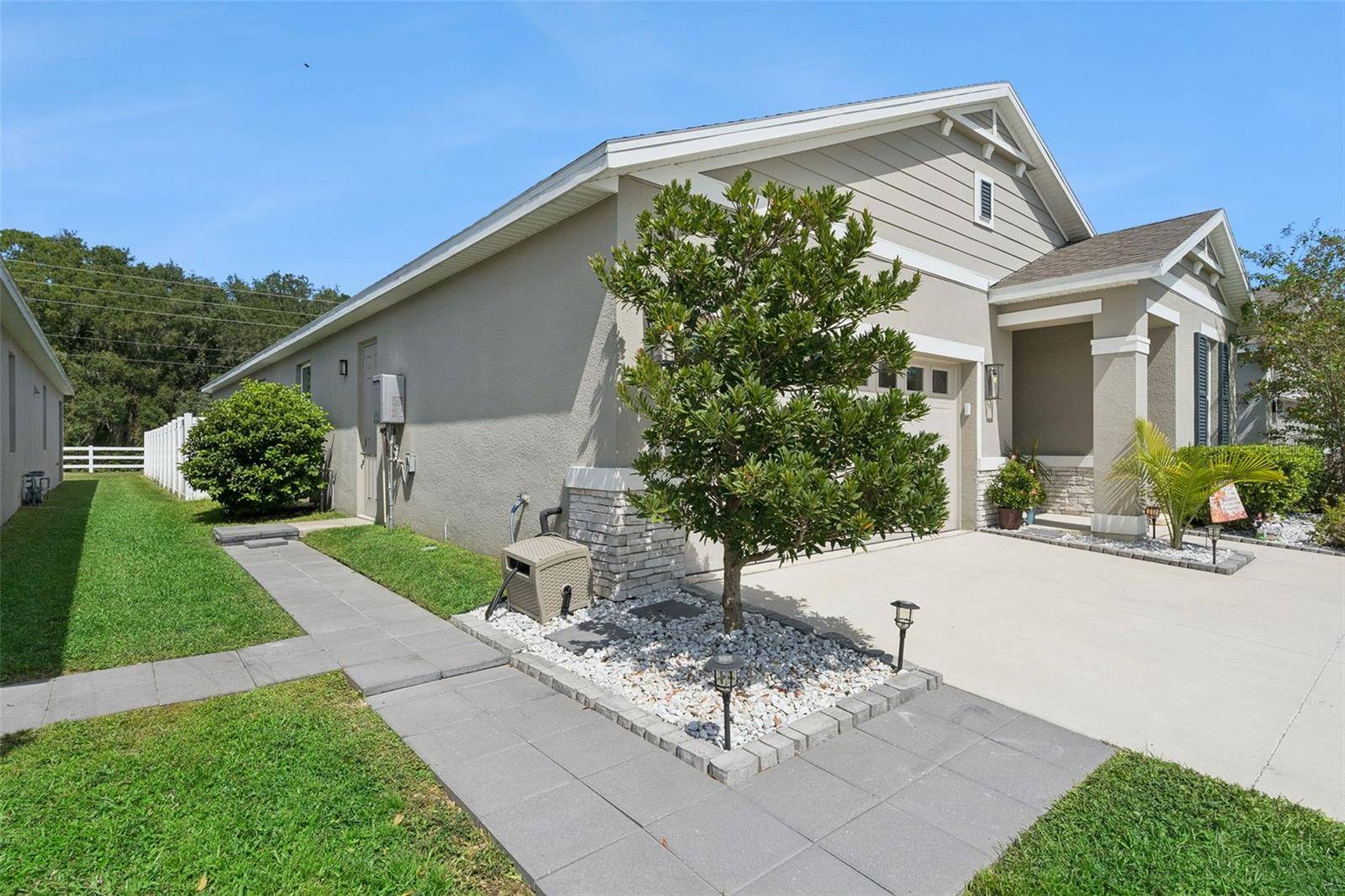 5204 MEADOW SONG DR, Okahumpka, FL 34762