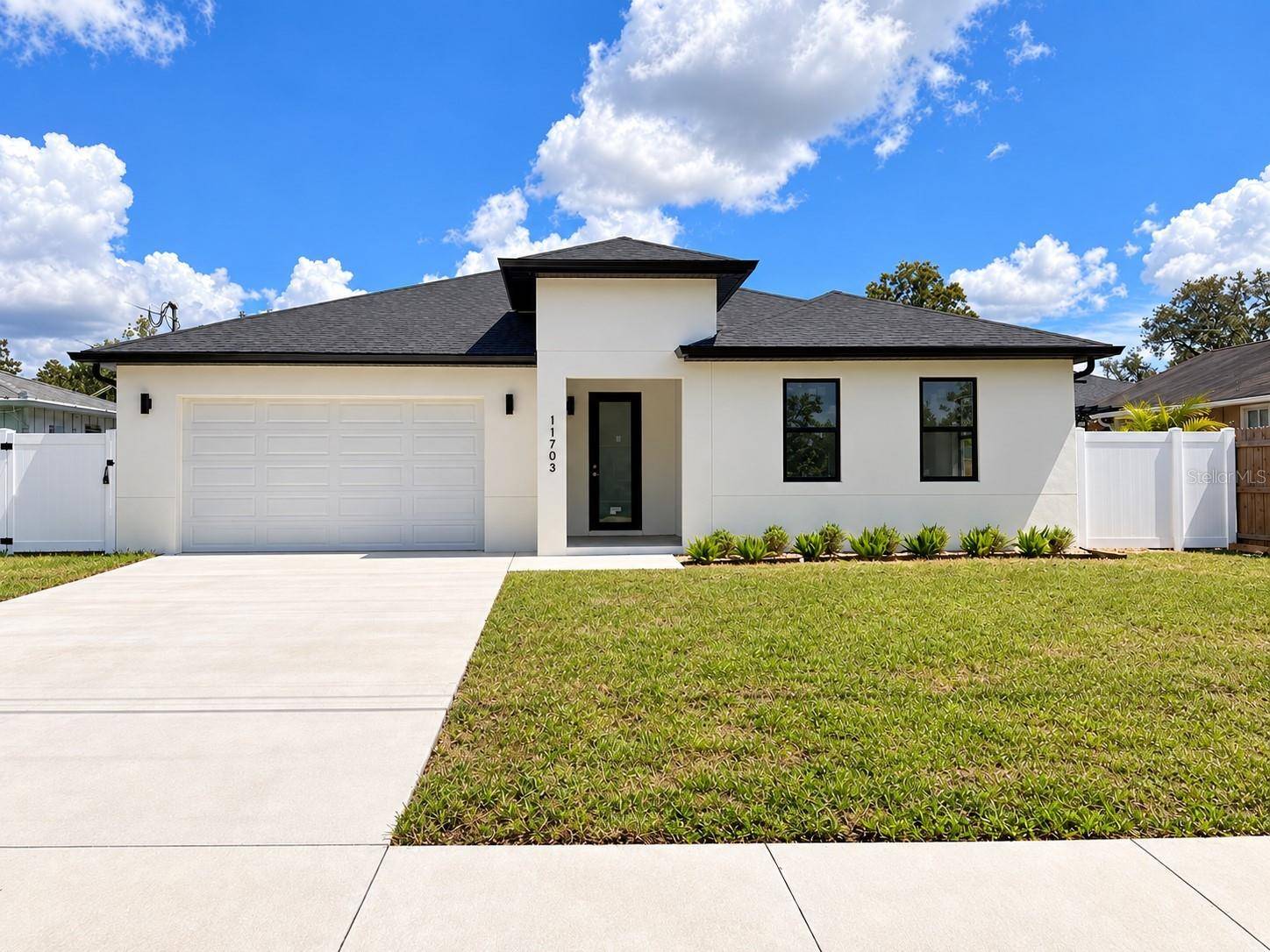 11703 COUNTRY CLUB PL, Tampa, FL 33612