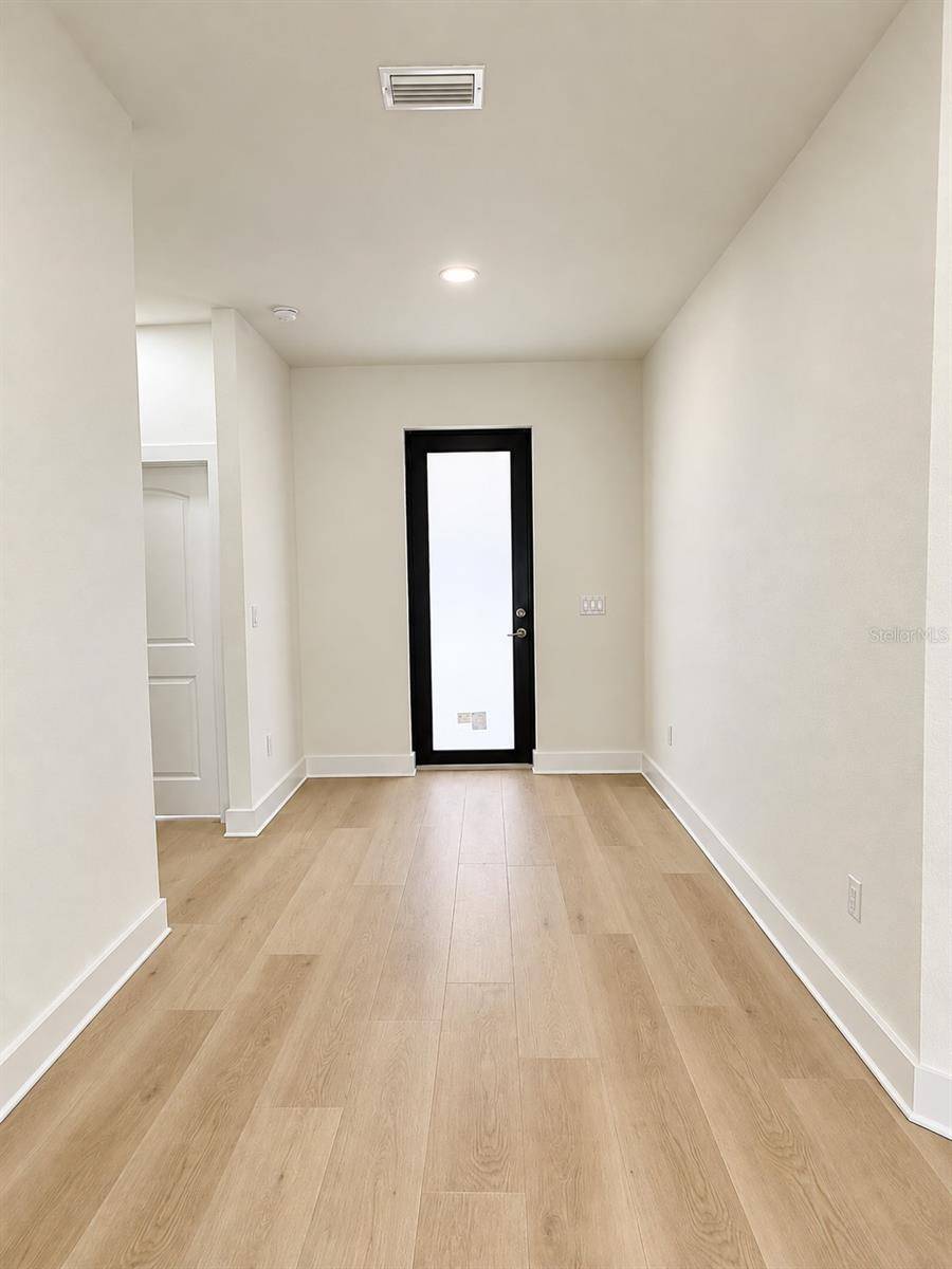 11703 COUNTRY CLUB PL, Tampa, FL 33612