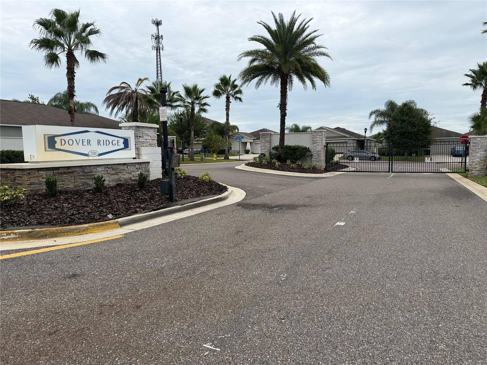 3908 KEARSNEY ABBEY CIR, Dover, FL 33527