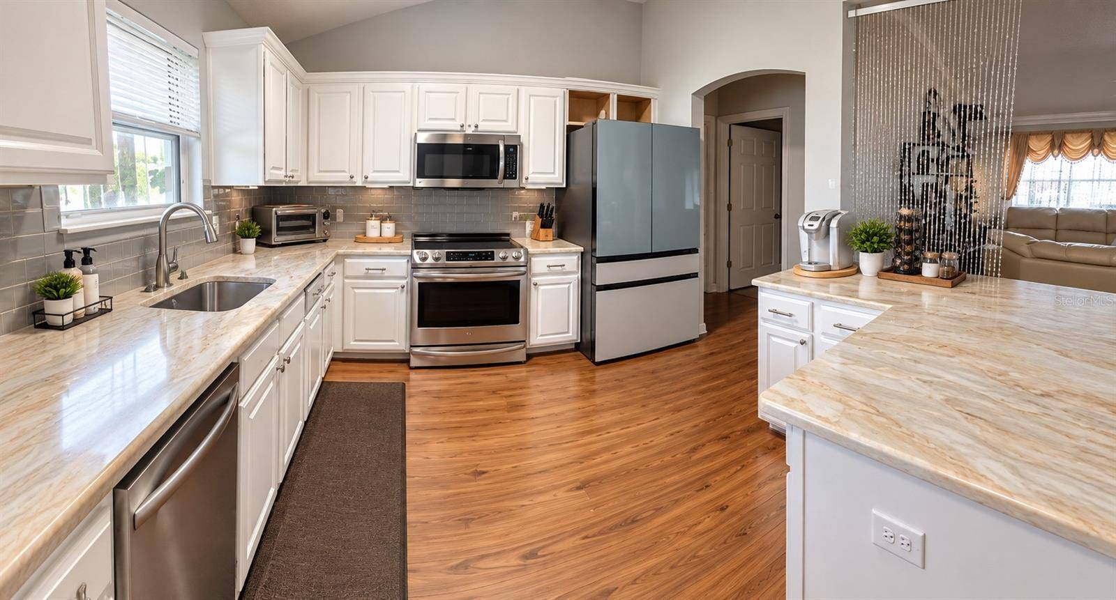 806 SAN SALVADOR DR, The Villages, FL 32159